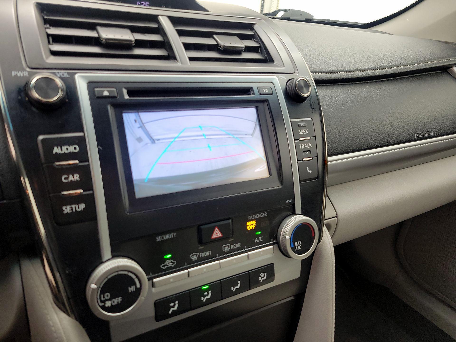 Thumbnail: 2014 Toyota Camry - 14