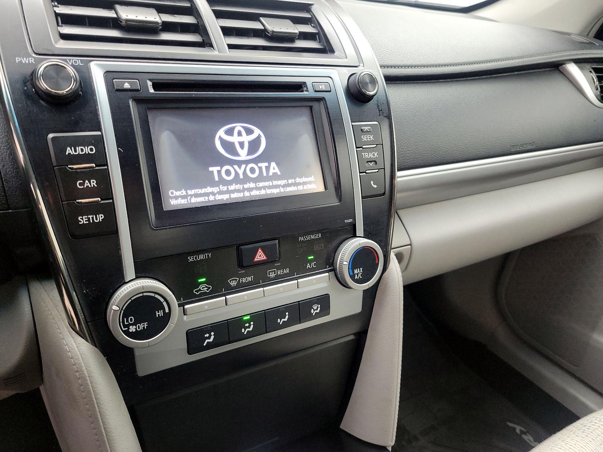 Thumbnail: 2014 Toyota Camry - 16