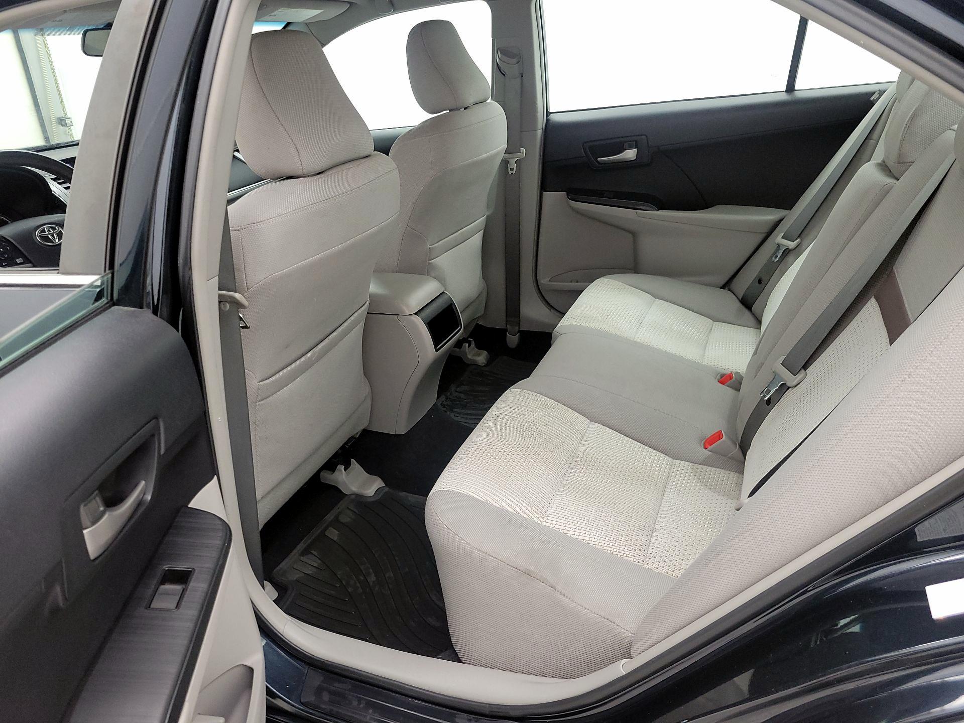 Thumbnail: 2014 Toyota Camry - 18