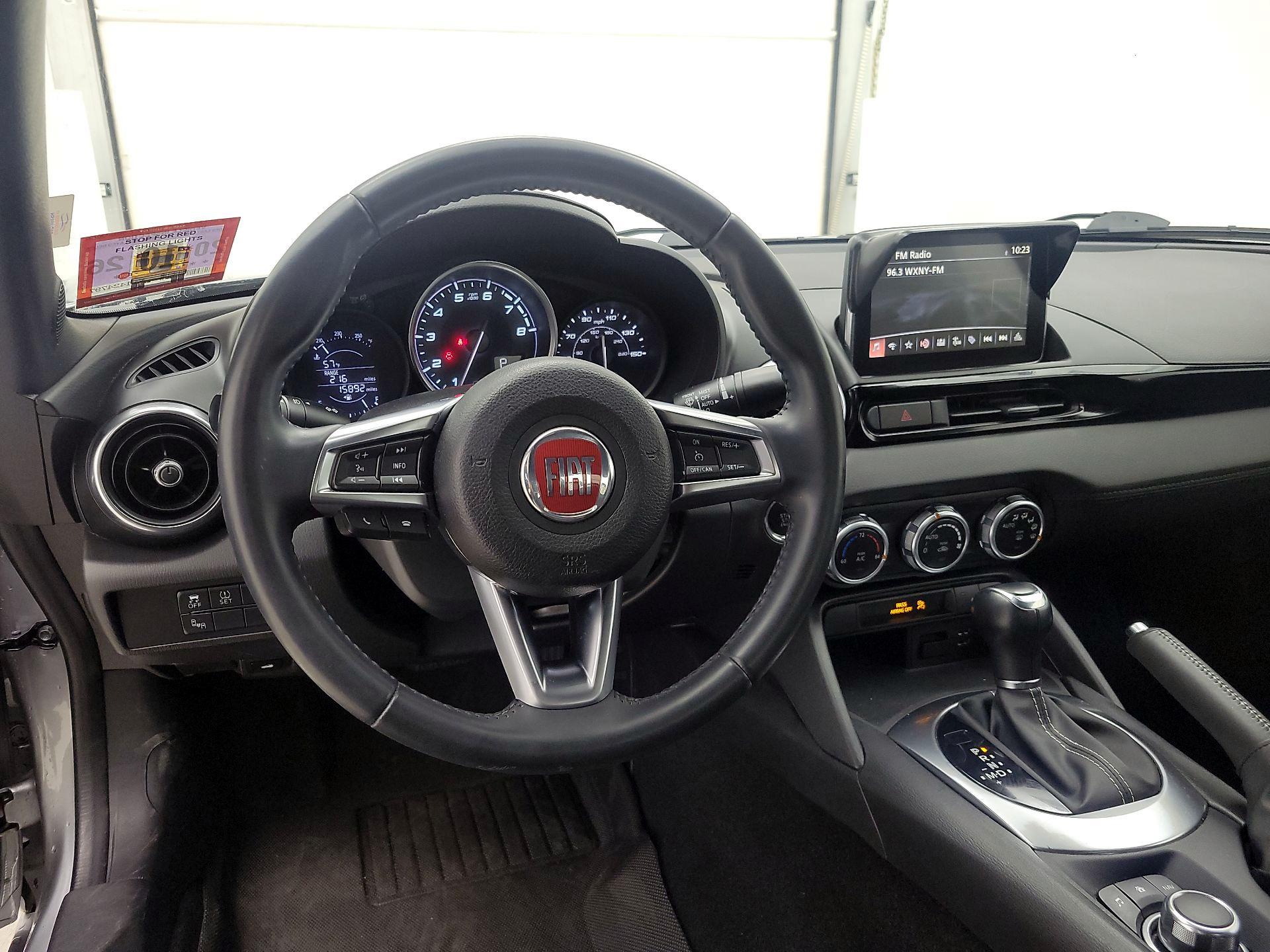 Thumbnail: 2017 Fiat 124 Spider - 10