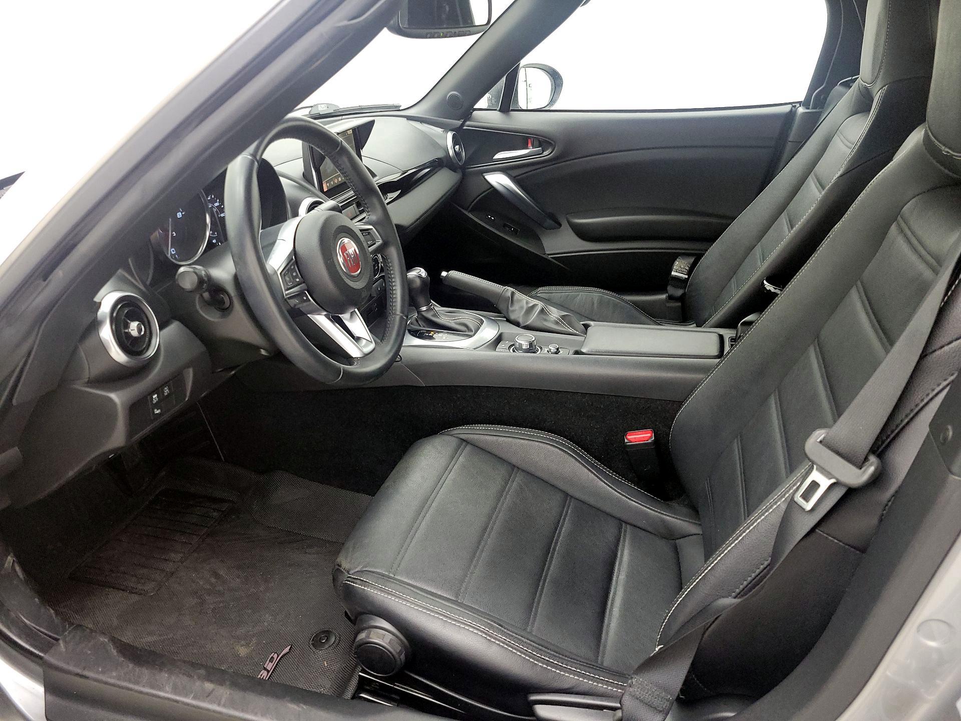 Thumbnail: 2017 Fiat 124 Spider - 11