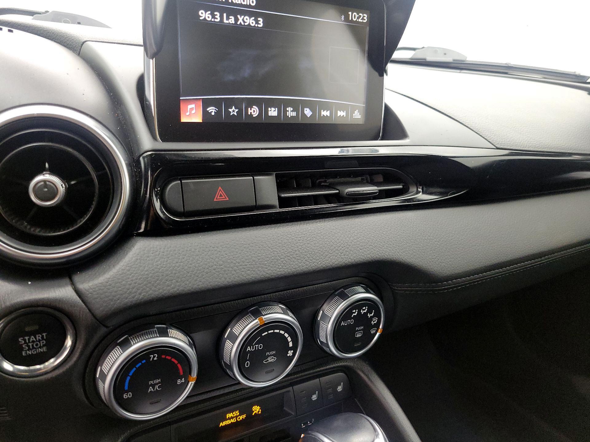 Thumbnail: 2017 Fiat 124 Spider - 16