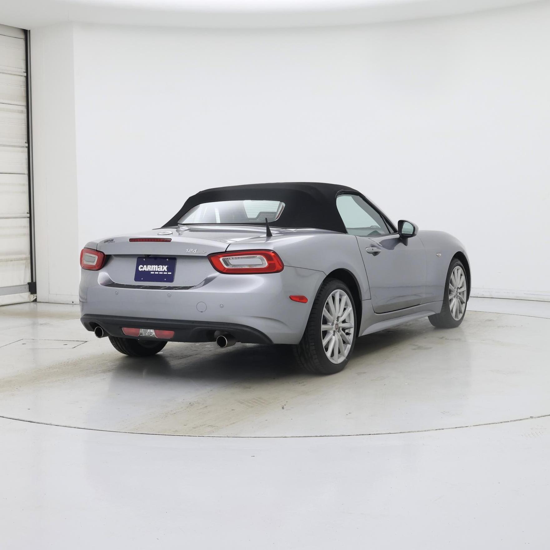 Thumbnail: 2017 Fiat 124 Spider - 8