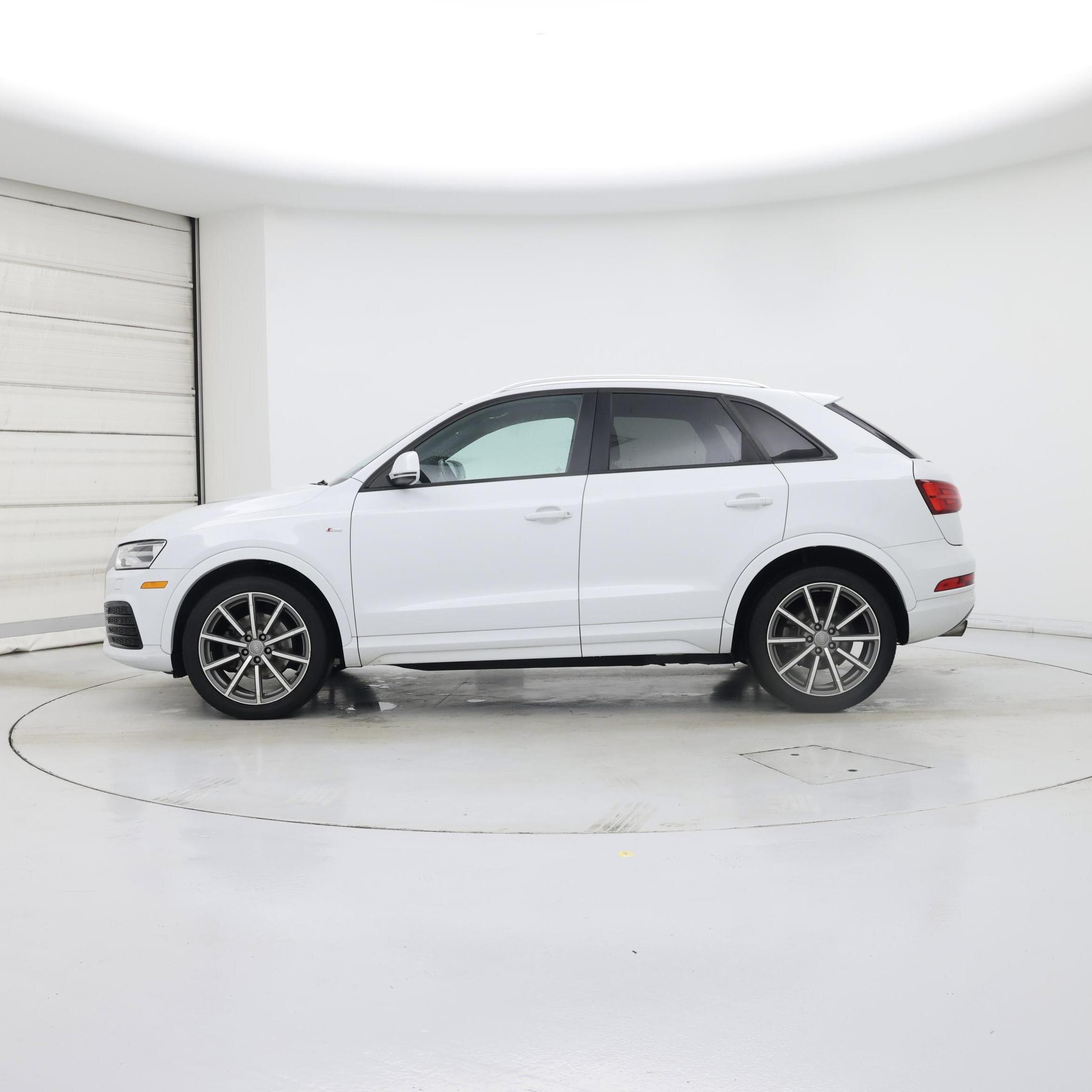 Thumbnail: 2018 Audi Q3 - 3