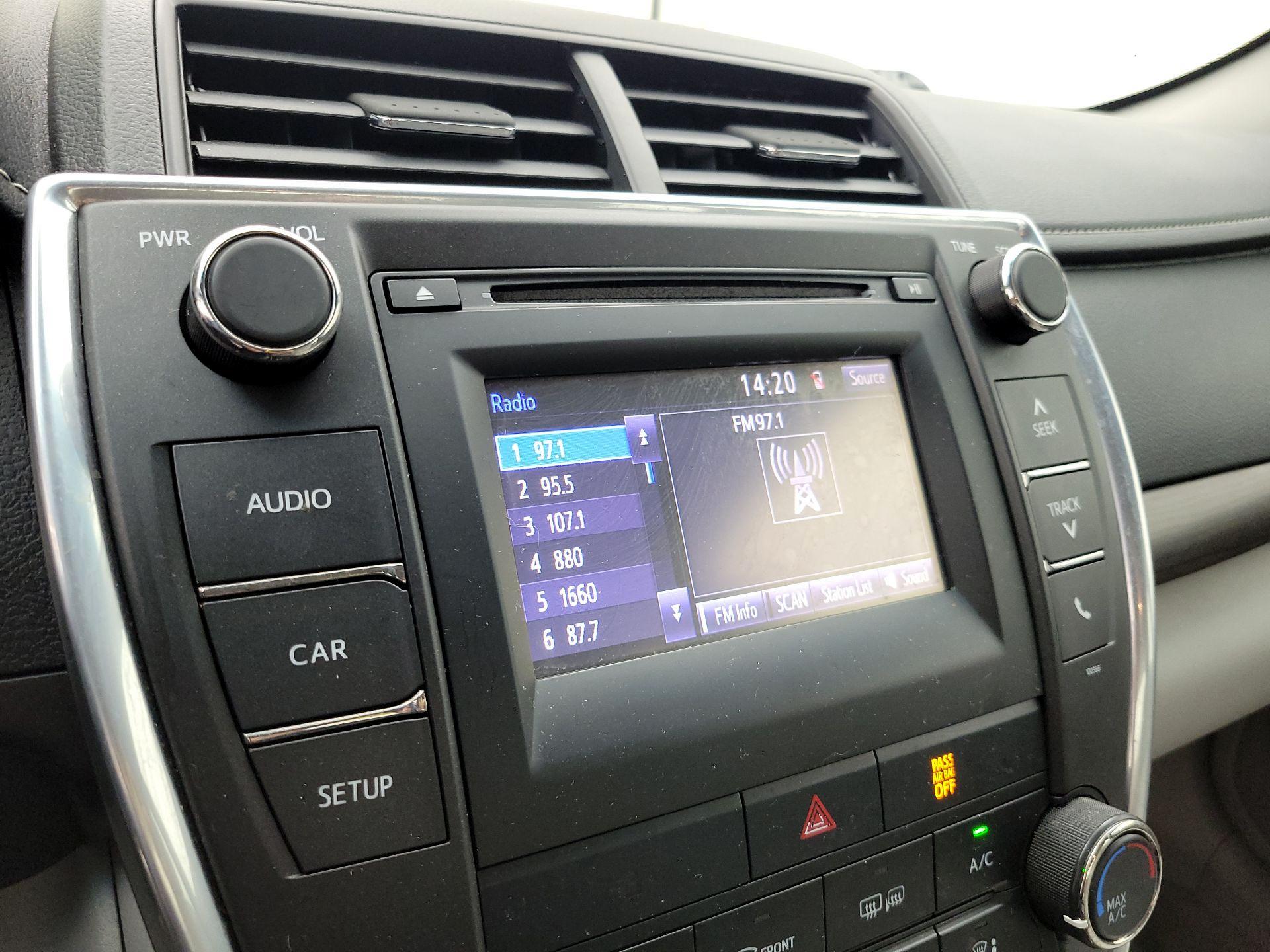 Thumbnail: 2015 Toyota Camry - 15