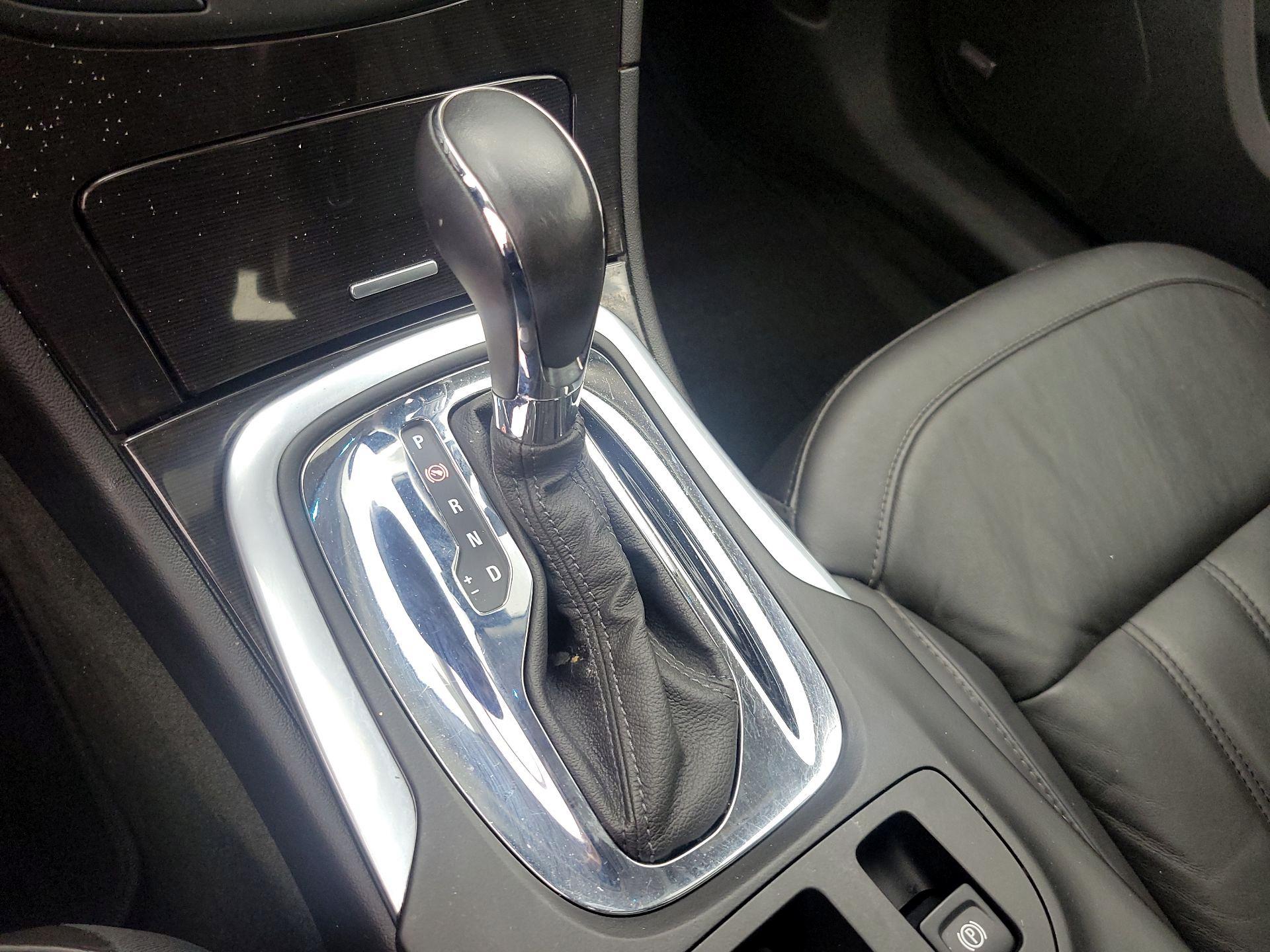 Thumbnail: 2016 Buick Regal - 17