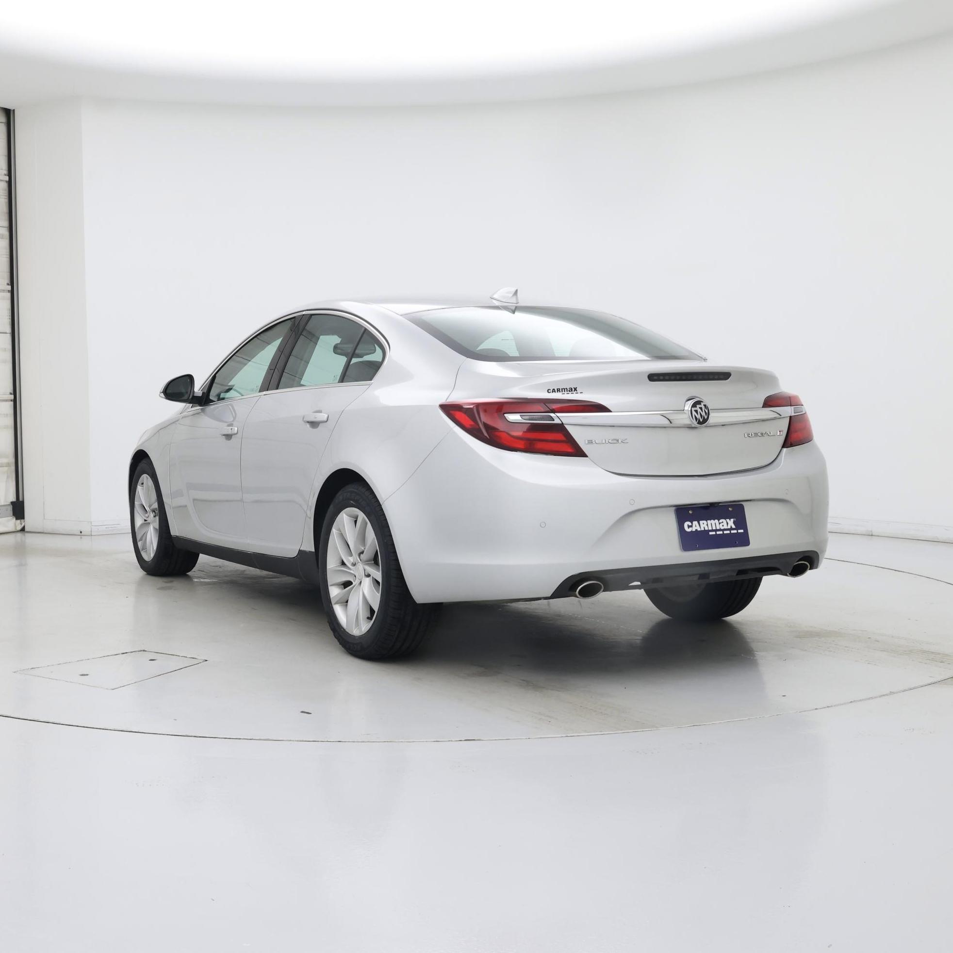 Thumbnail: 2016 Buick Regal - 2