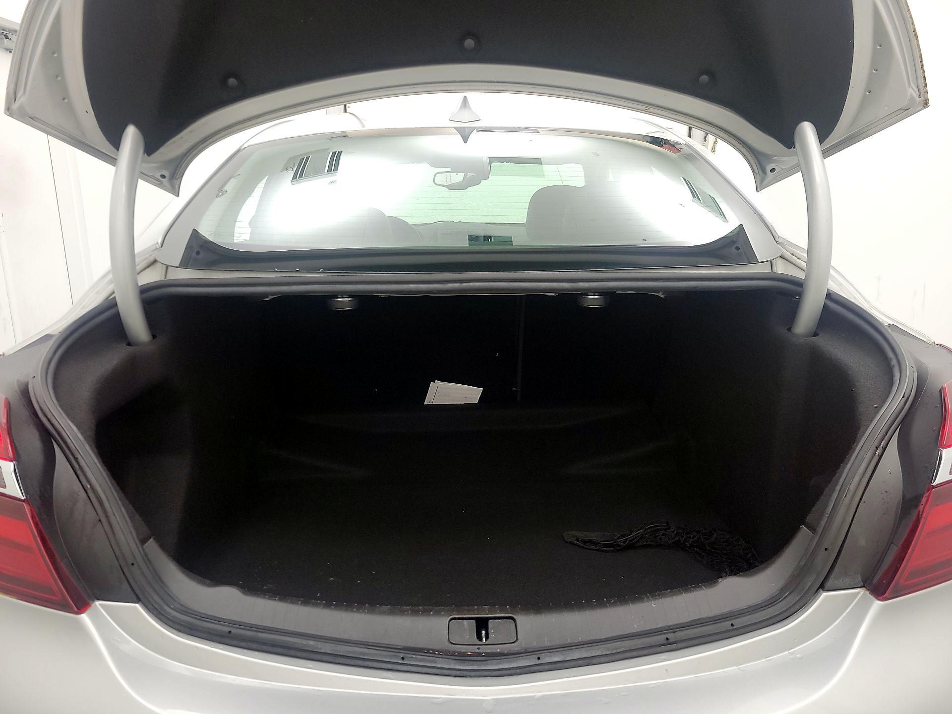 Thumbnail: 2016 Buick Regal - 20