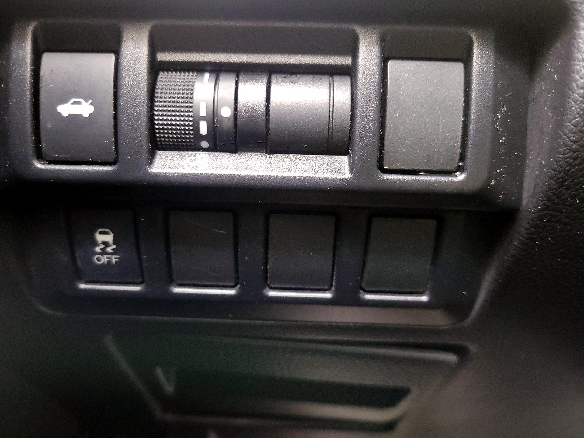 Thumbnail: 2015 Subaru Legacy - 13