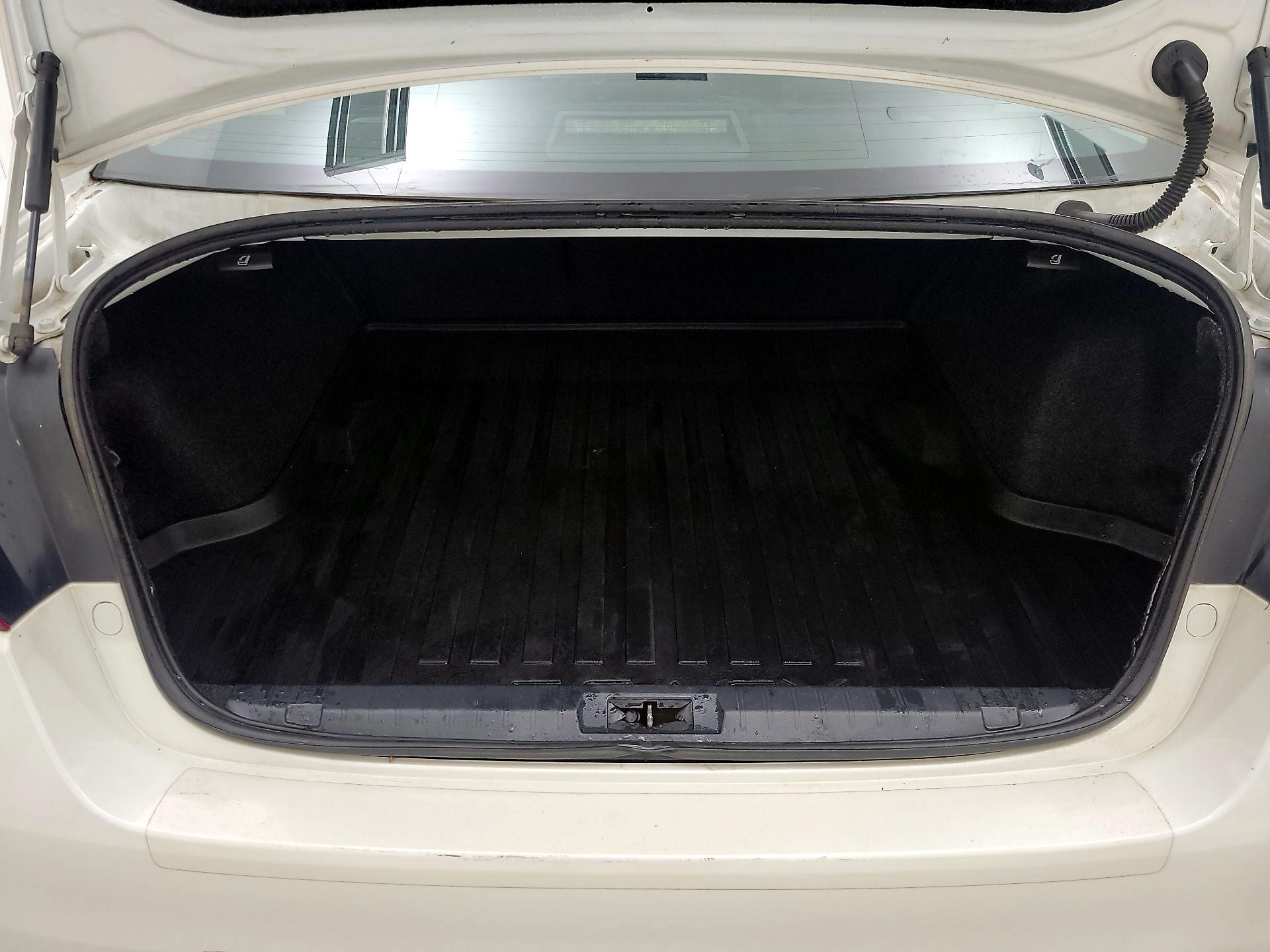 Thumbnail: 2015 Subaru Legacy - 20