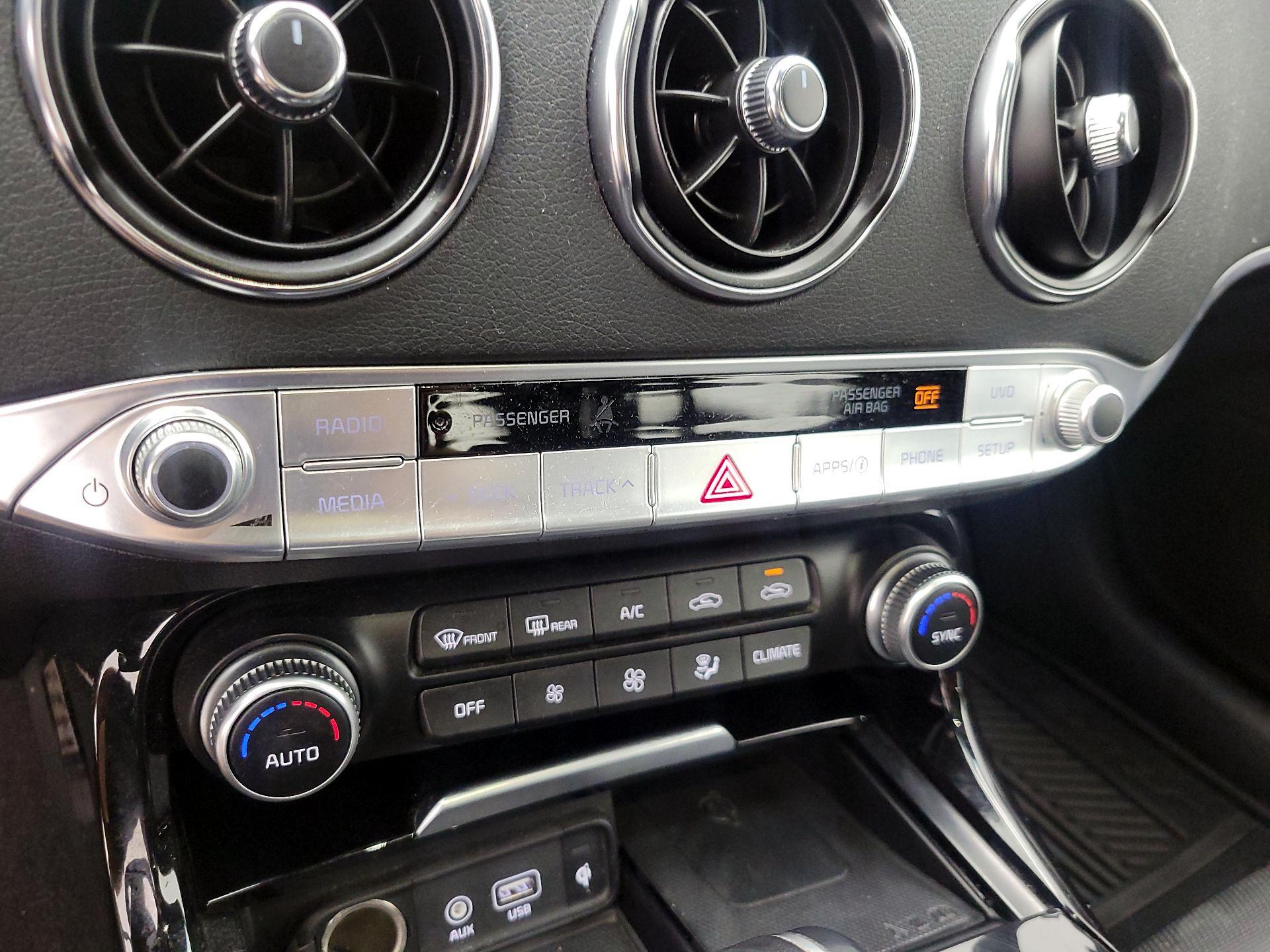 Thumbnail: 2020 Kia Stinger - 16