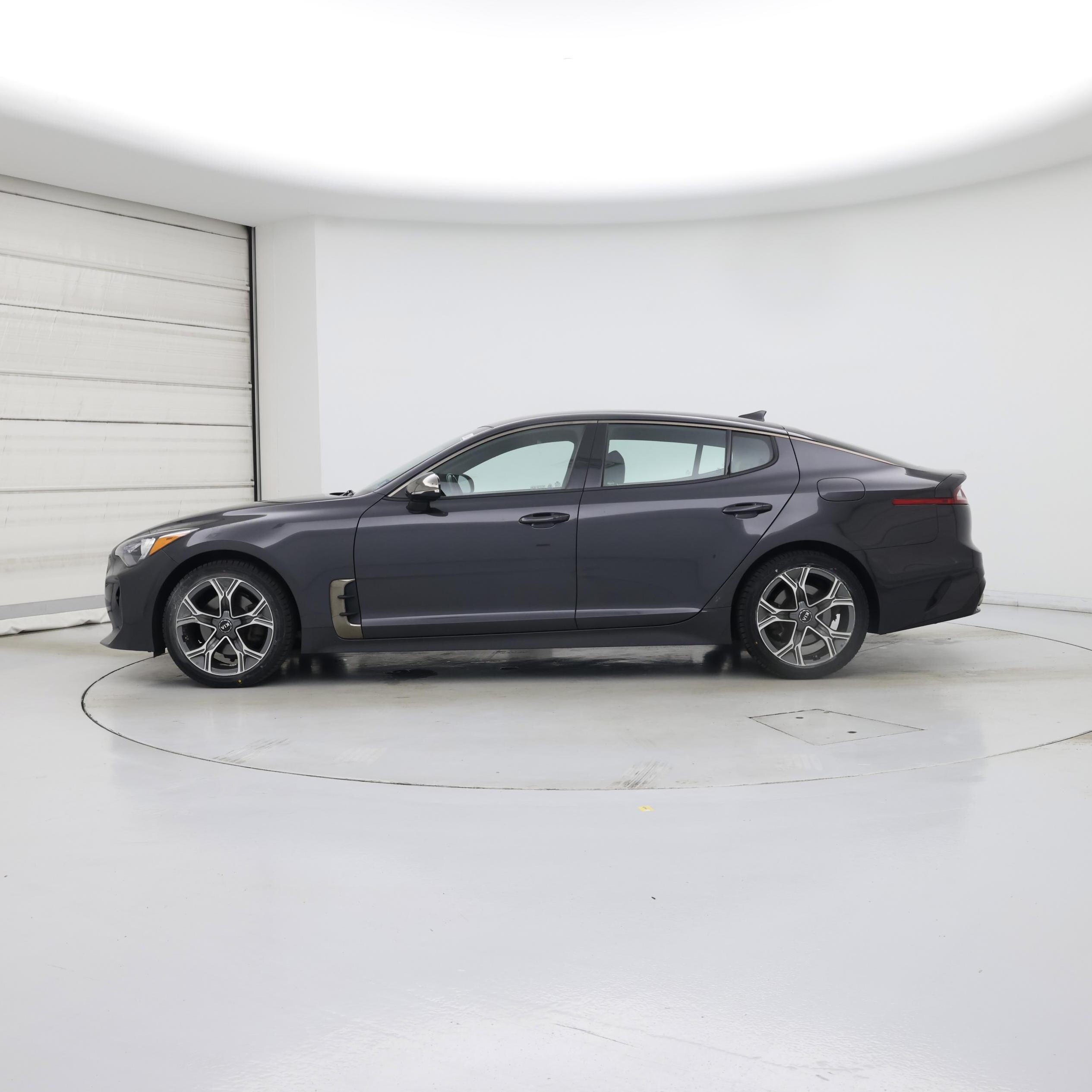 Thumbnail: 2020 Kia Stinger - 3