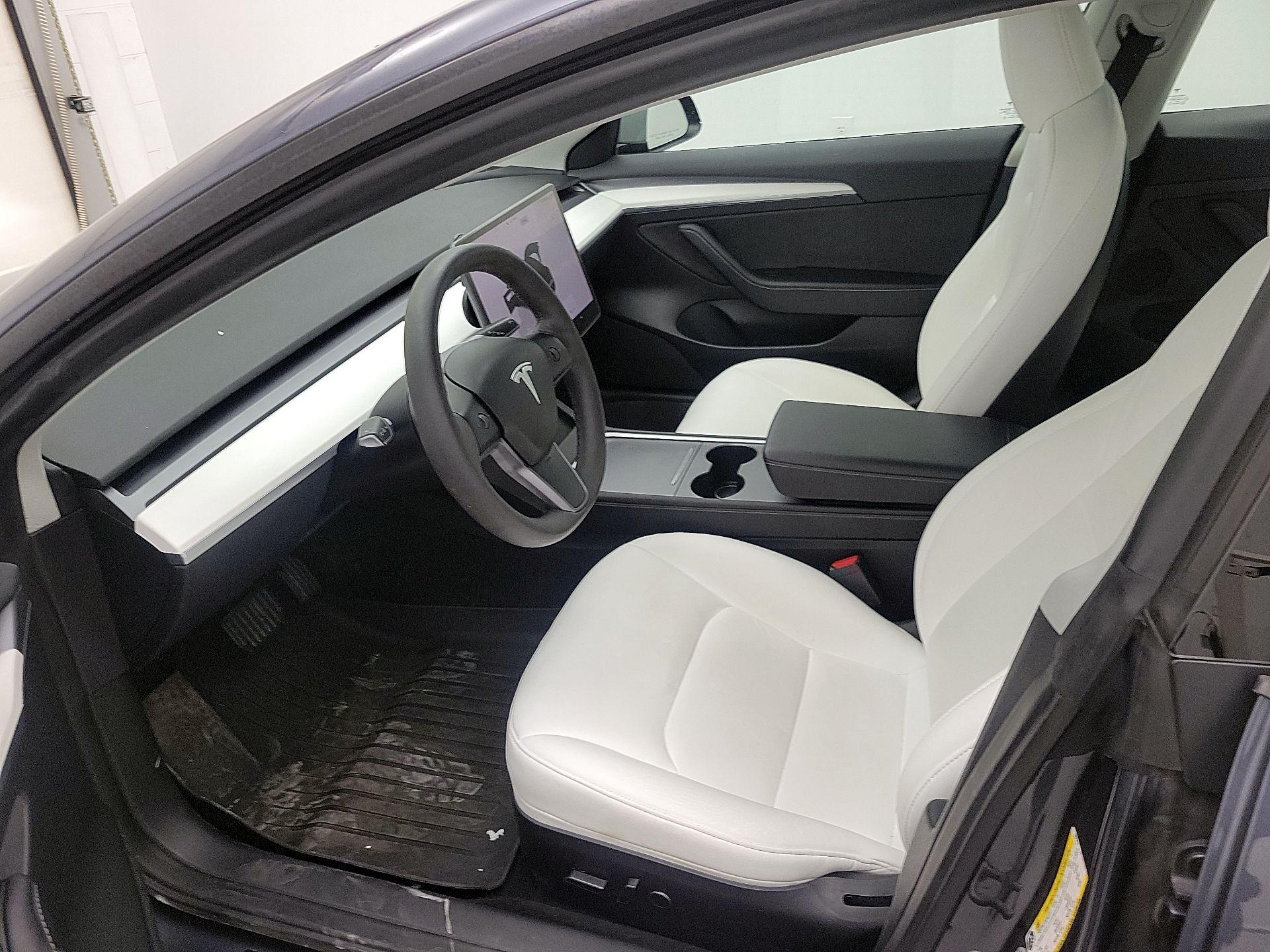 Thumbnail: 2023 Tesla Model 3 - 11