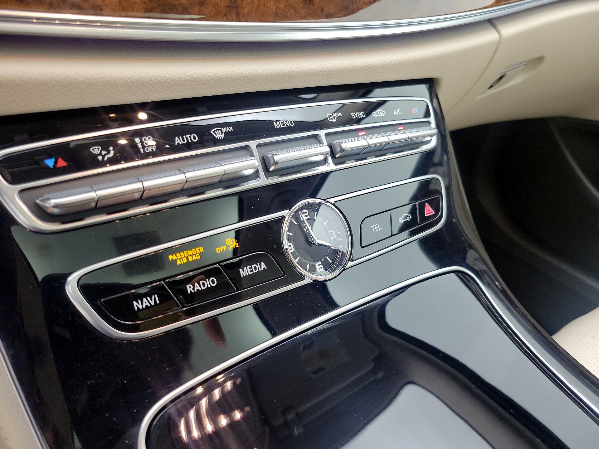 Thumbnail: 2018 Mercedes-Benz E-Class - 16