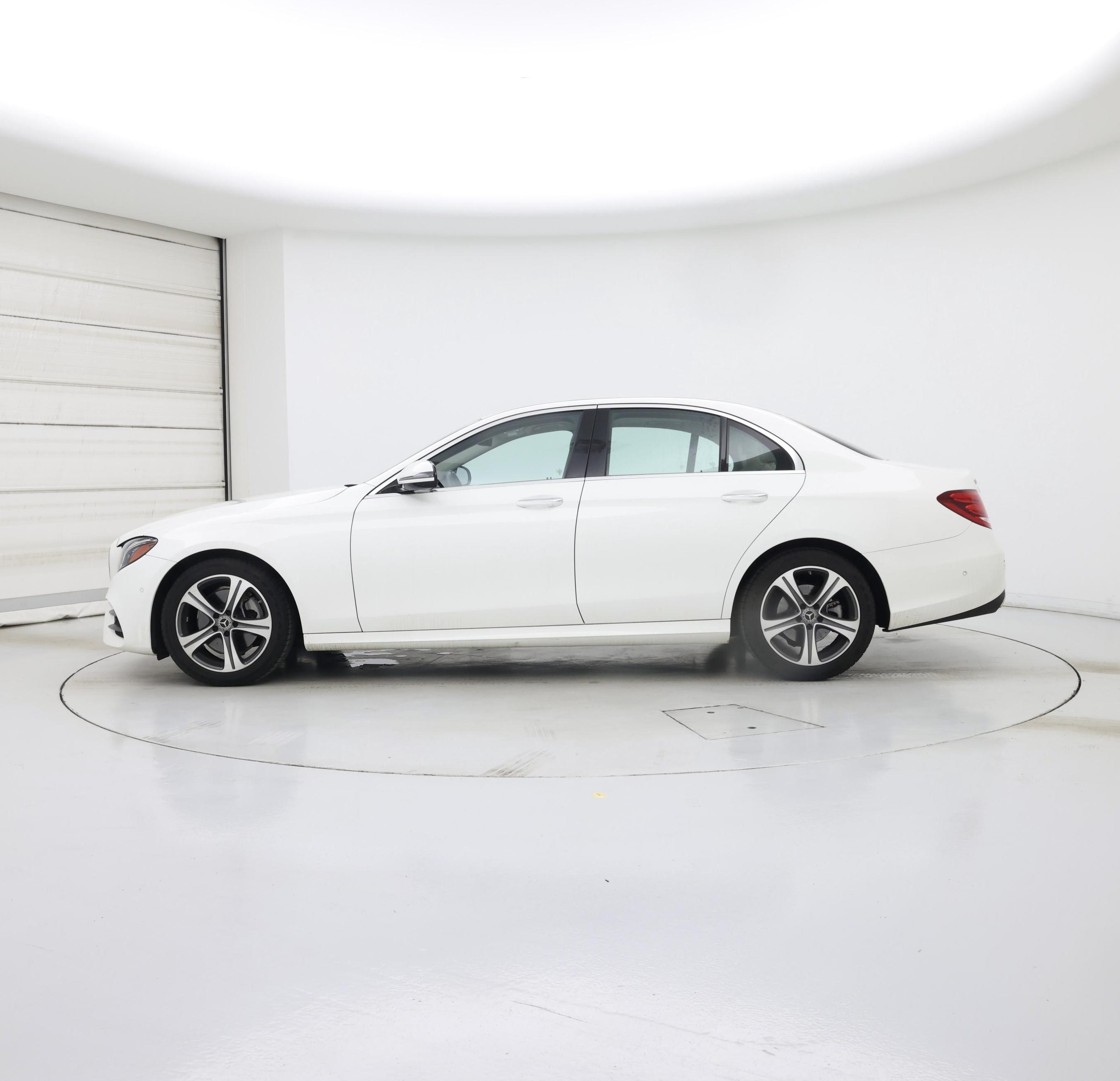 Thumbnail: 2018 Mercedes-Benz E-Class - 3