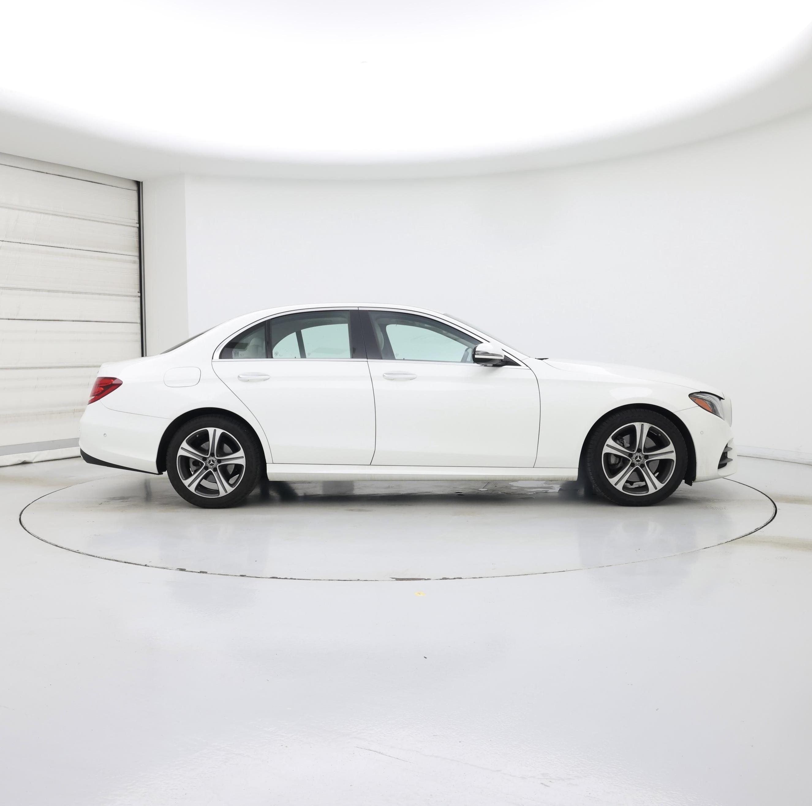 Thumbnail: 2018 Mercedes-Benz E-Class - 7