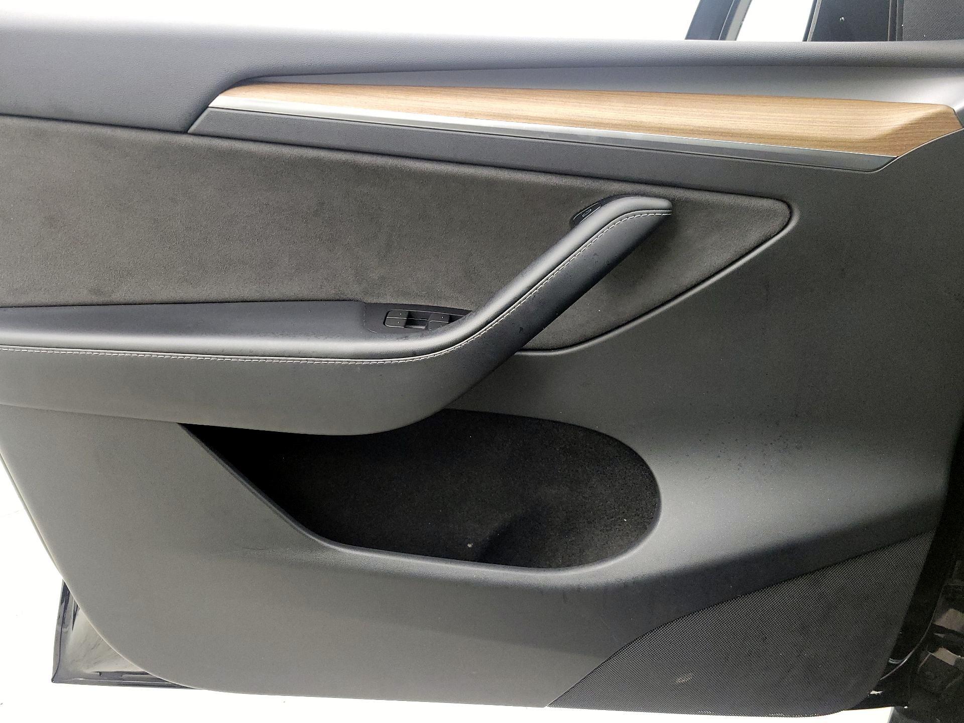 Thumbnail: 2022 Tesla Model Y - 12