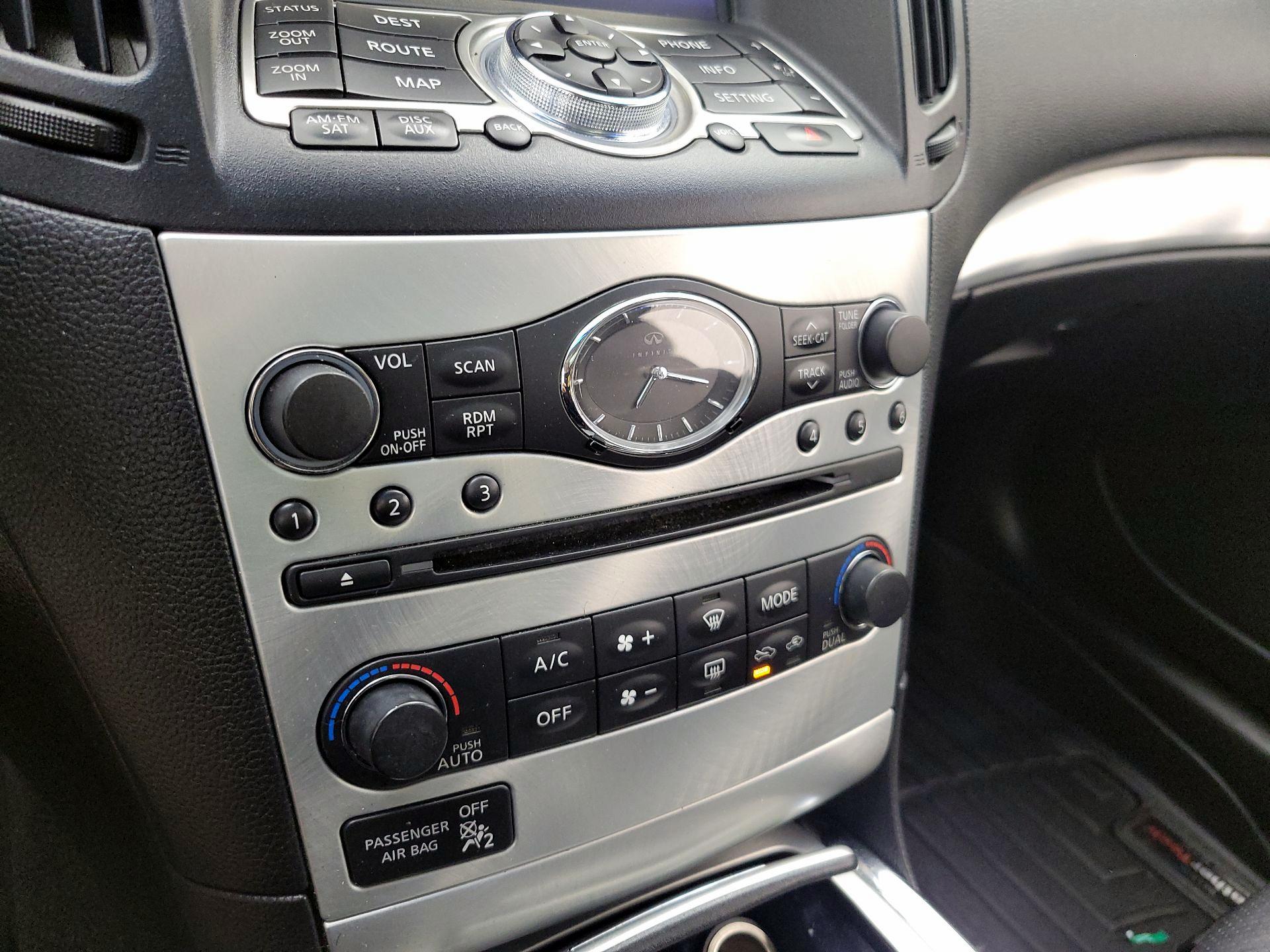 Thumbnail: 2014 INFINITI Q60 - 17