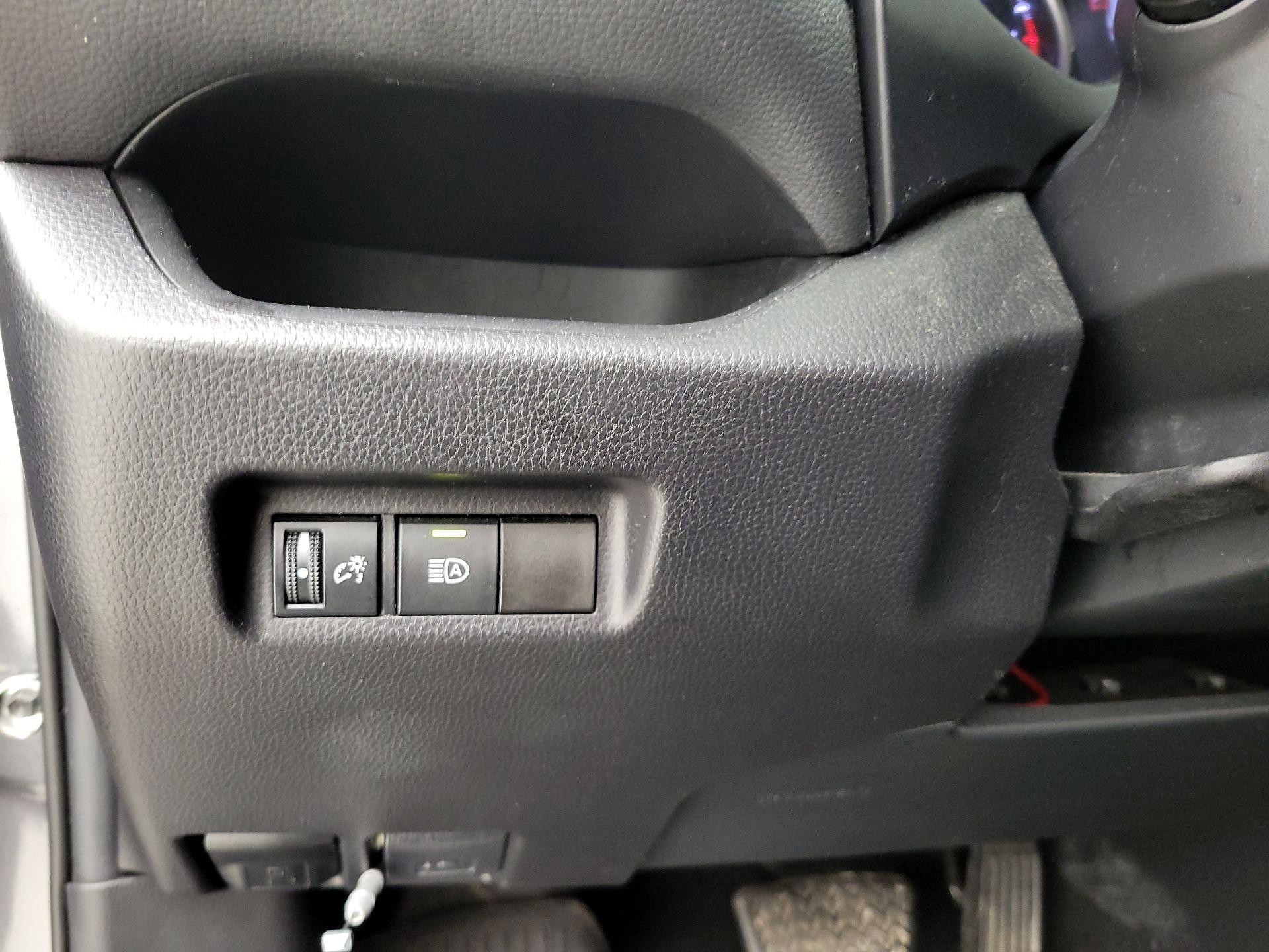 Thumbnail: 2021 Toyota RAV4 - 13