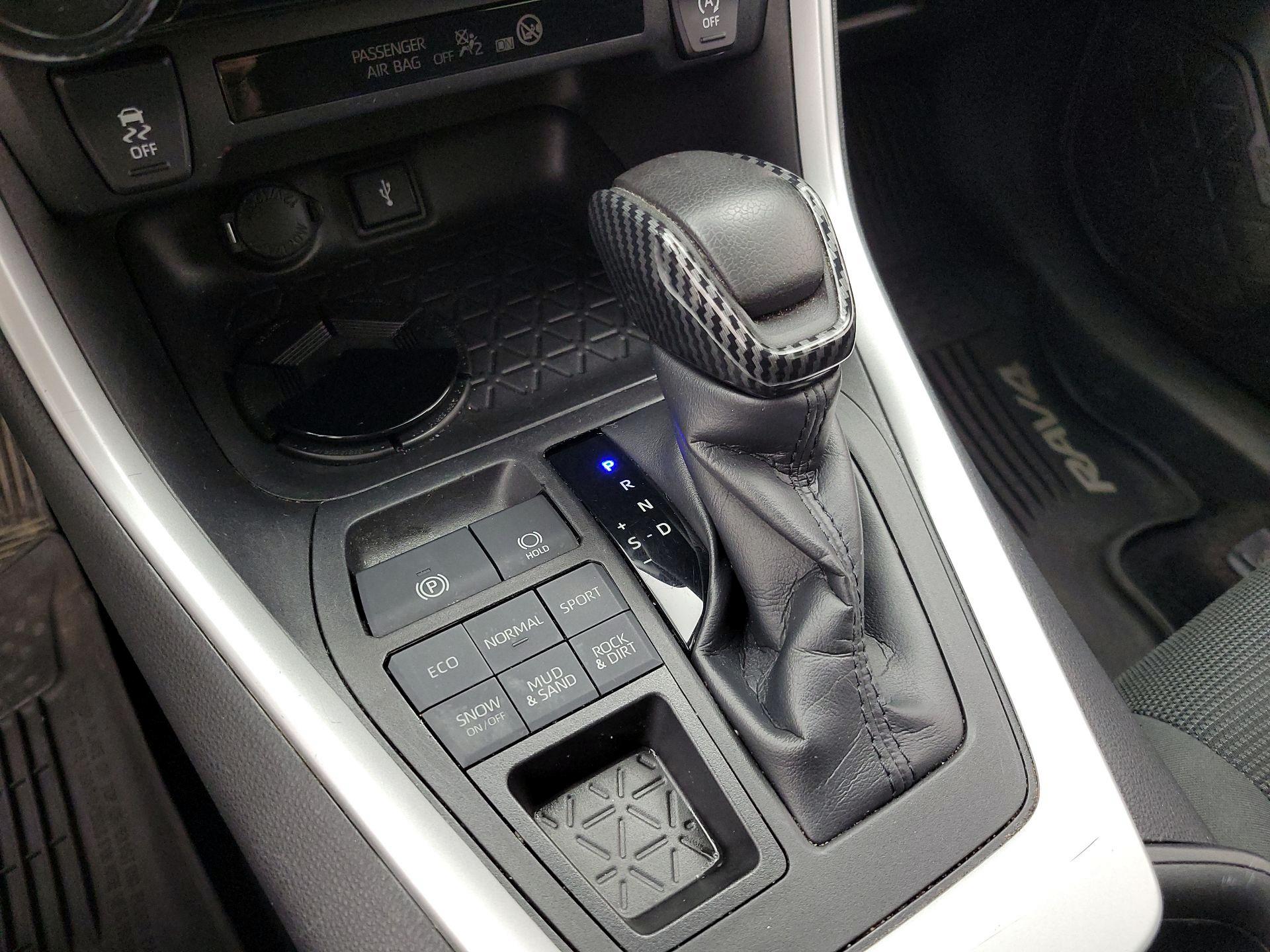 Thumbnail: 2021 Toyota RAV4 - 18