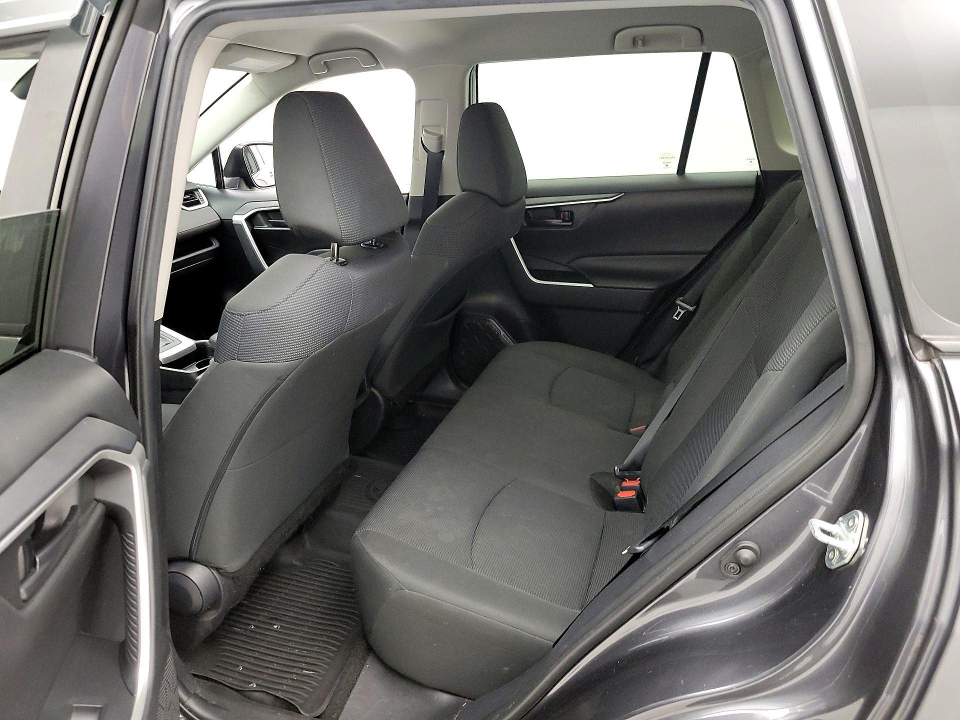 Thumbnail: 2021 Toyota RAV4 - 20