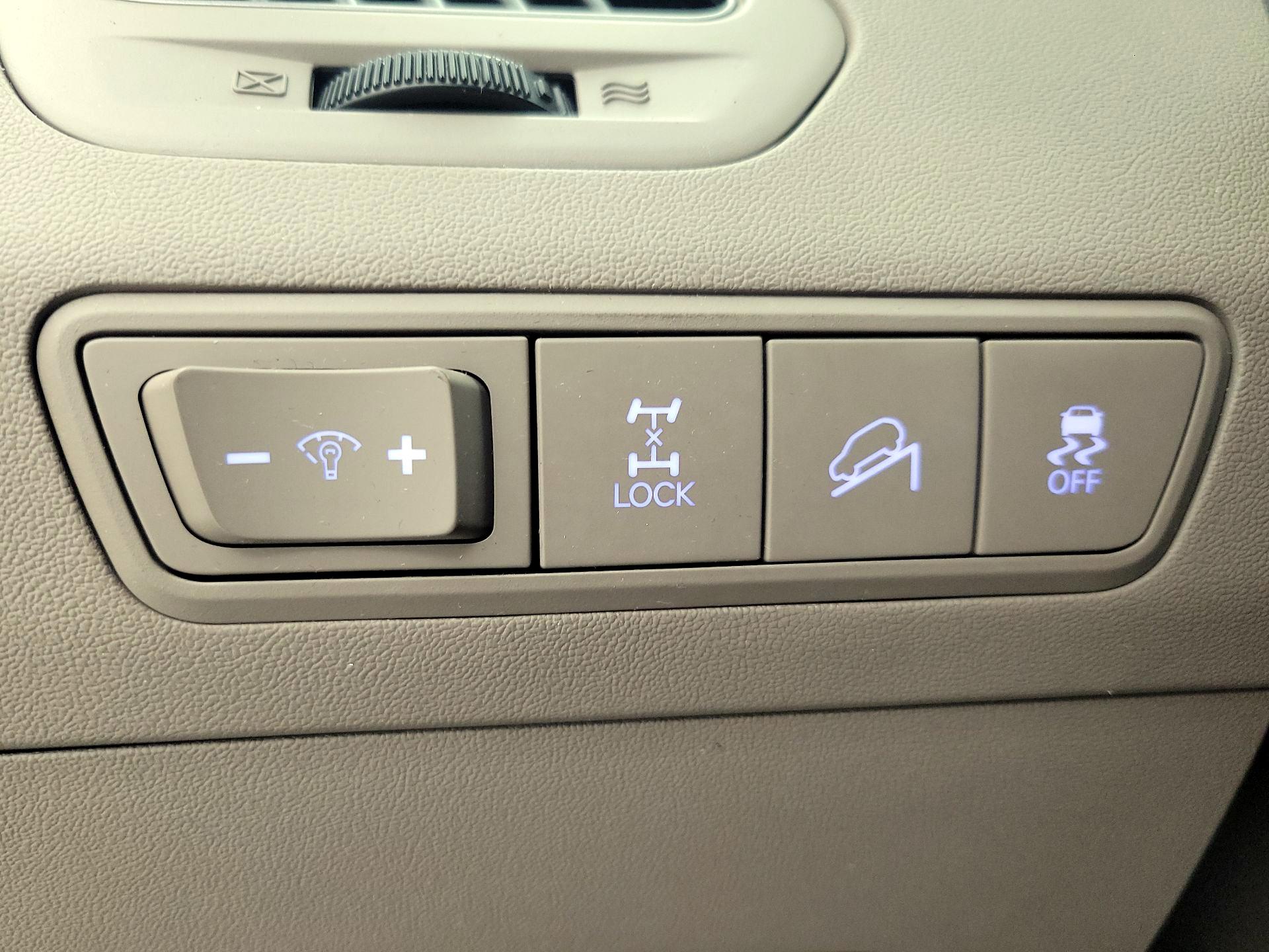 Thumbnail: 2015 Hyundai Tucson - 13