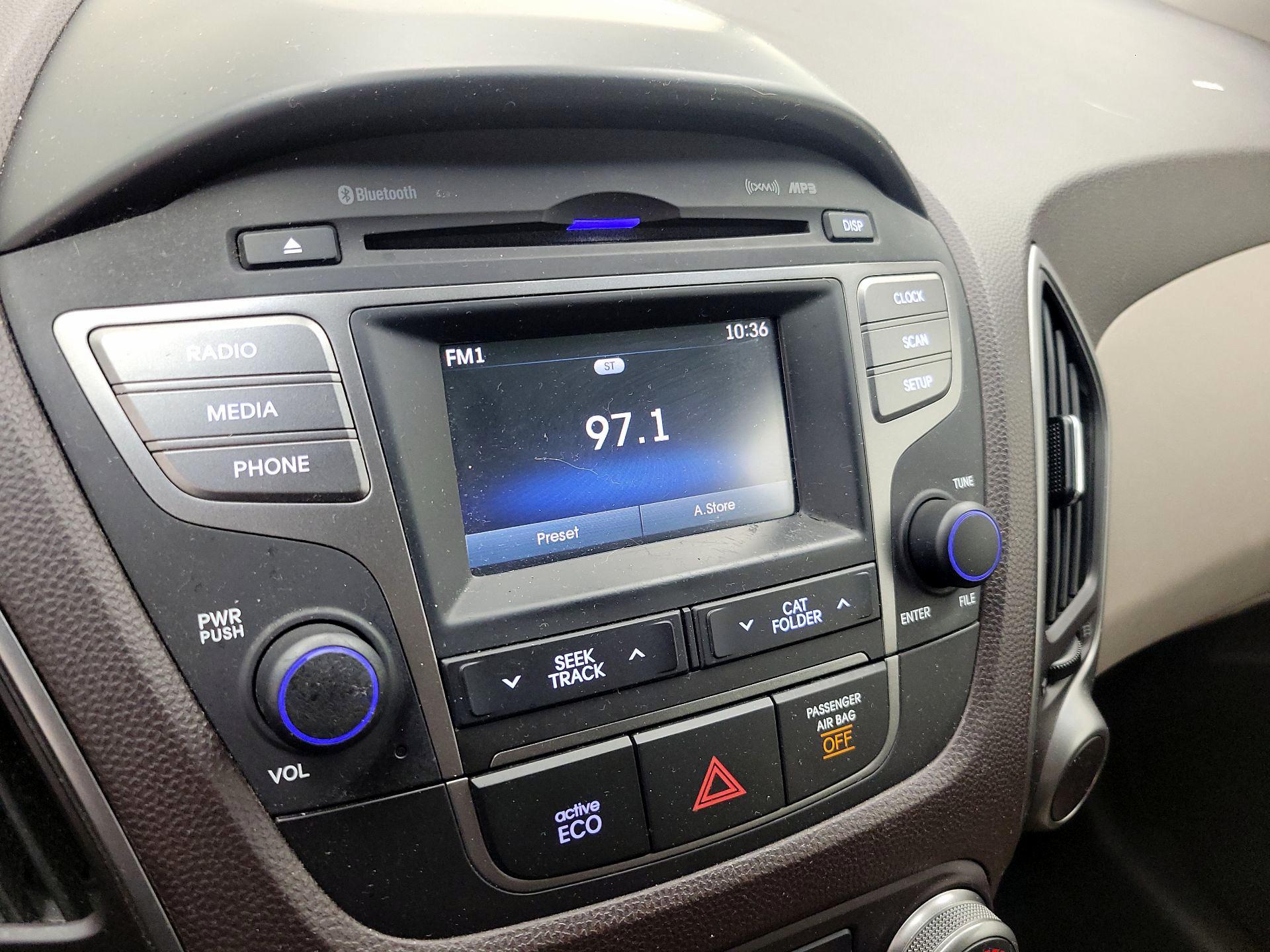 Thumbnail: 2015 Hyundai Tucson - 15