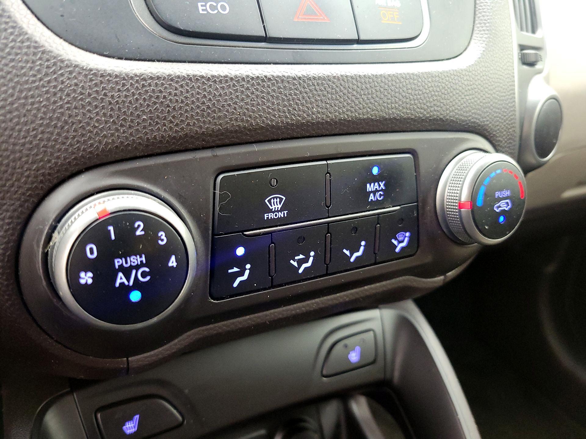 Thumbnail: 2015 Hyundai Tucson - 16