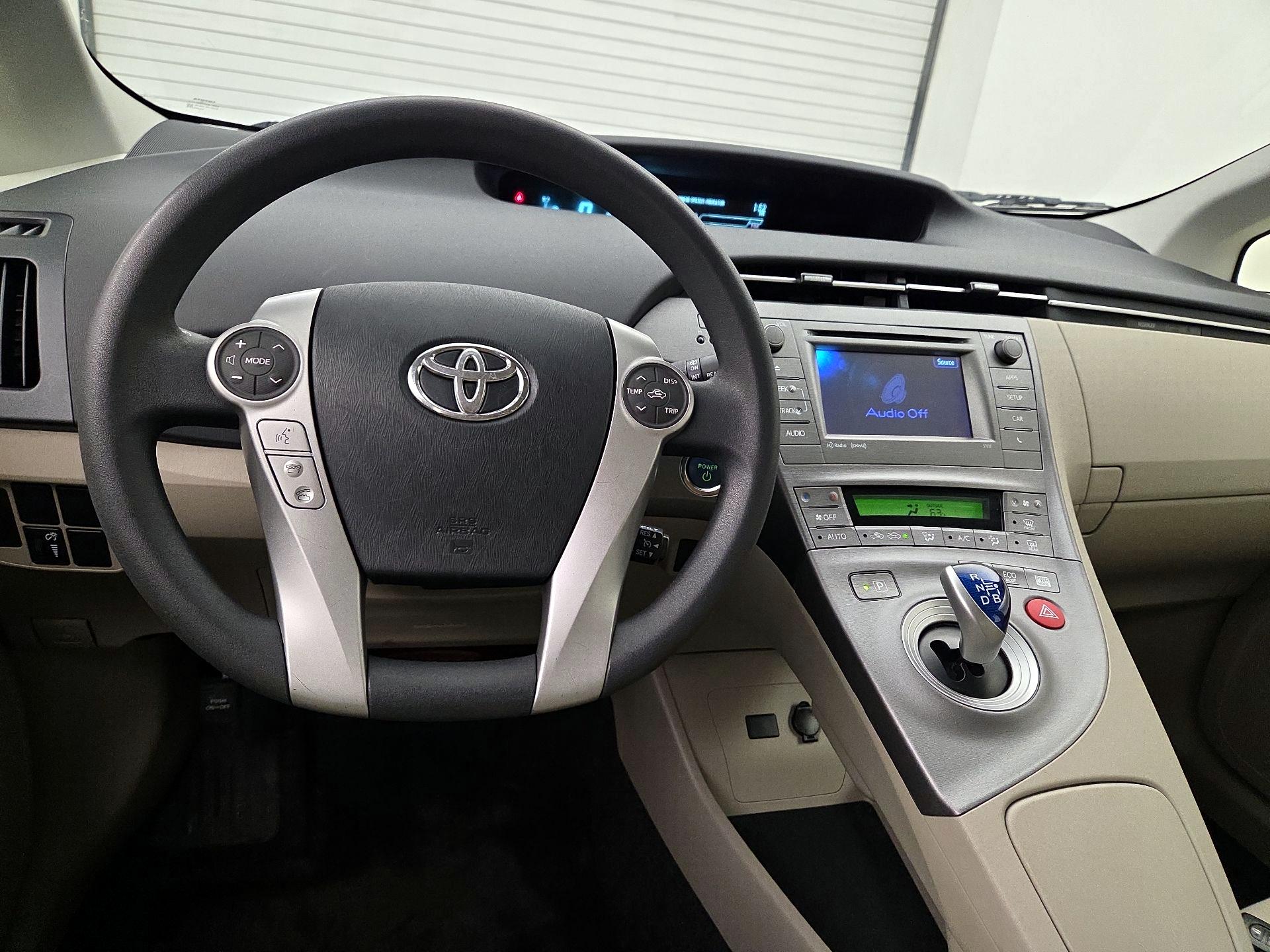 Thumbnail: 2014 Toyota Prius - 10