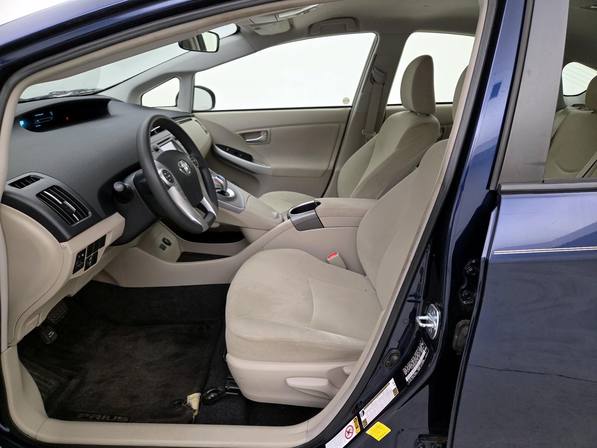 Thumbnail: 2014 Toyota Prius - 11