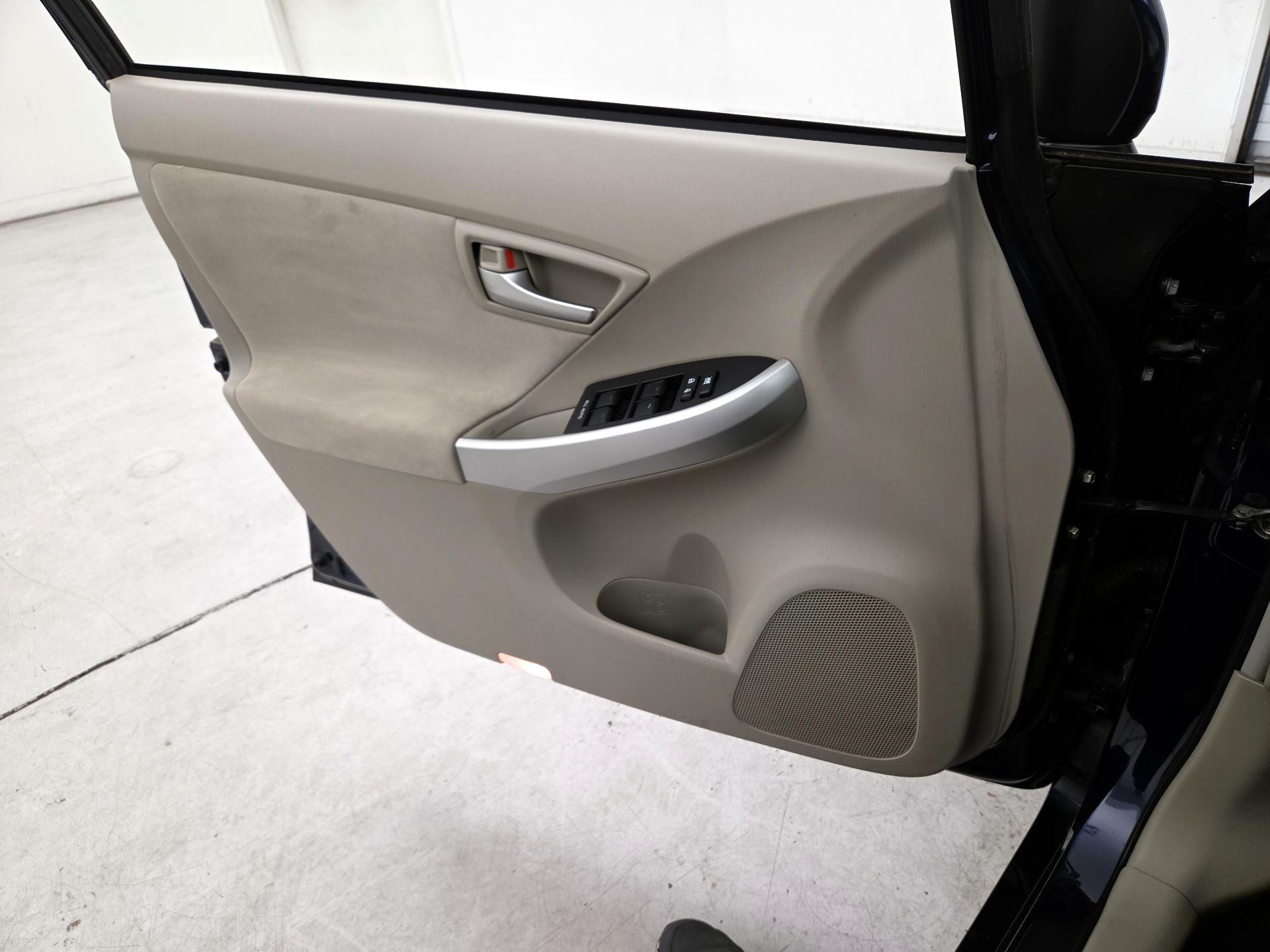 Thumbnail: 2014 Toyota Prius - 12