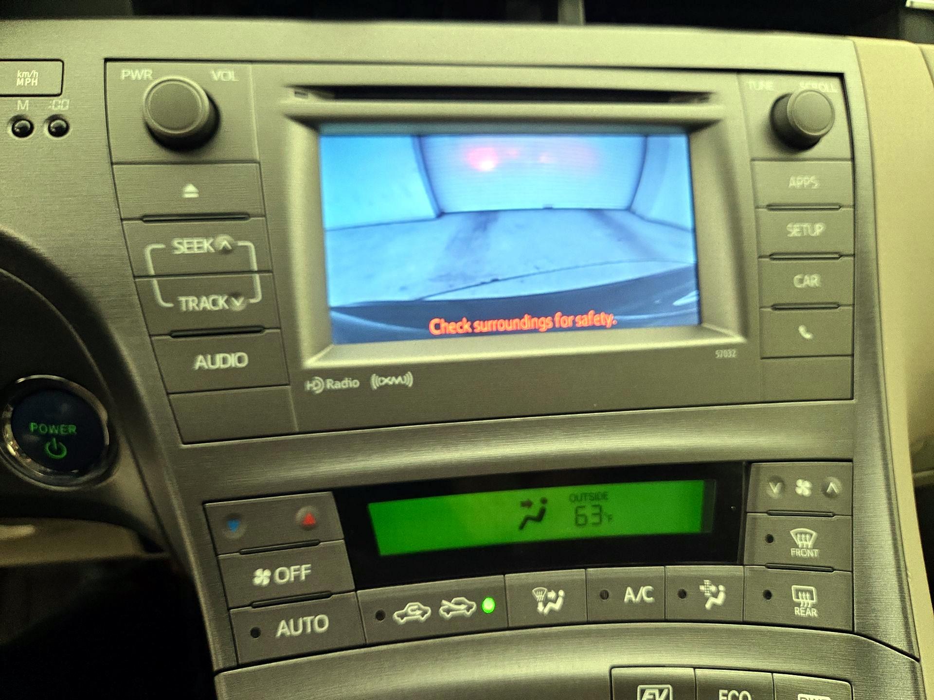 Thumbnail: 2014 Toyota Prius - 14