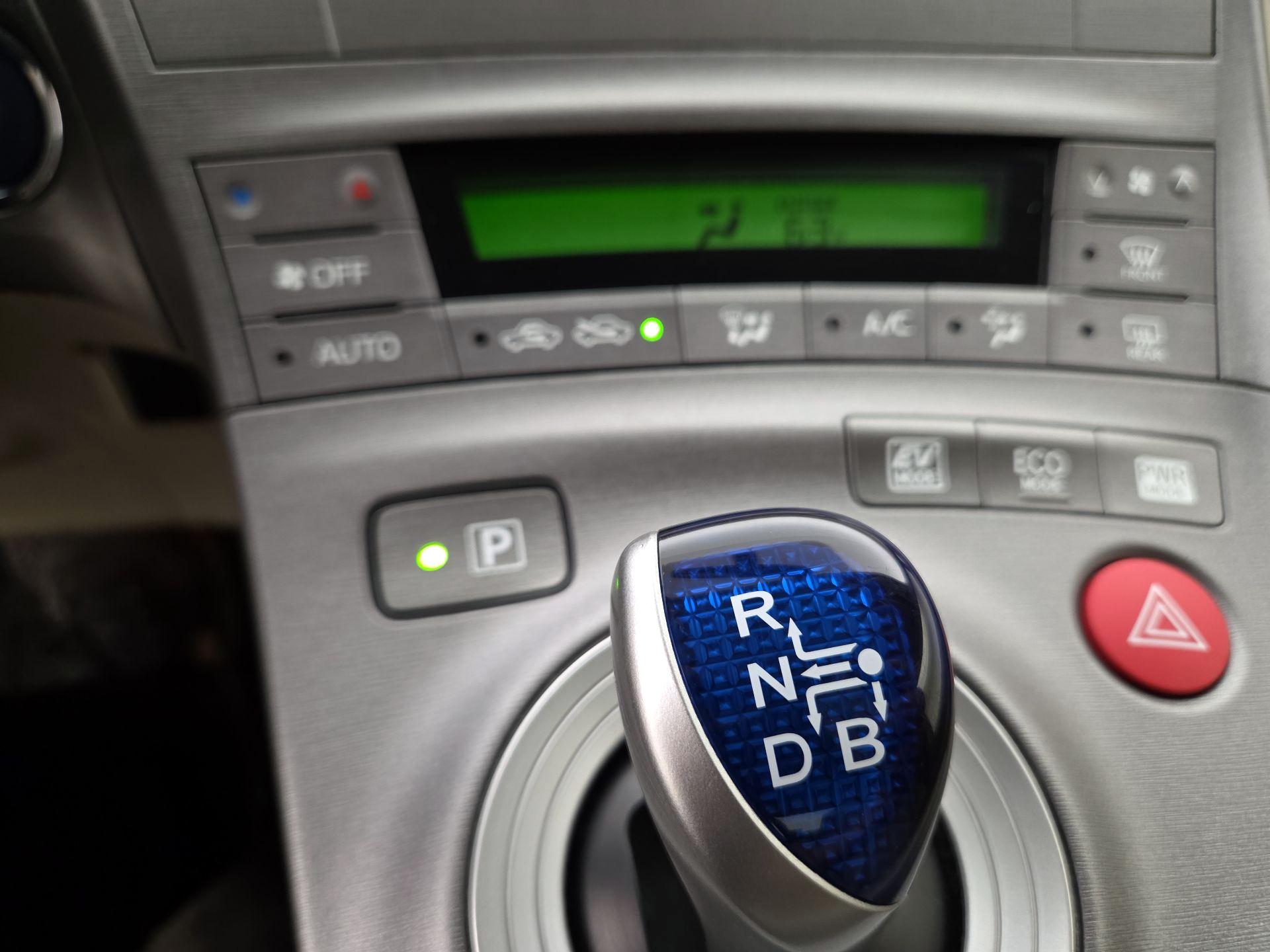 Thumbnail: 2014 Toyota Prius - 16