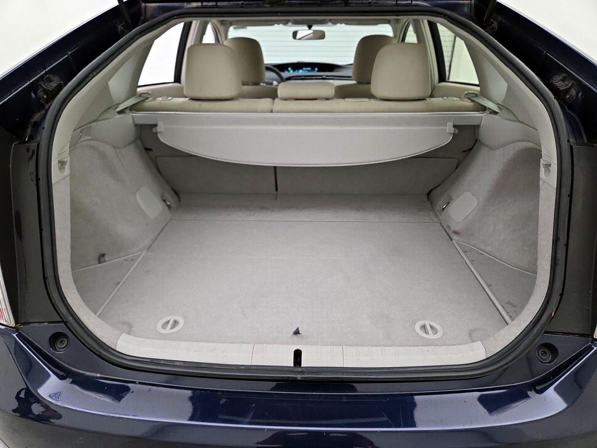 Thumbnail: 2014 Toyota Prius - 18
