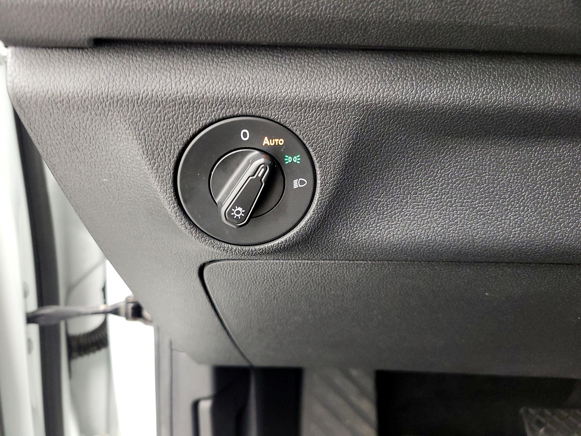 Thumbnail: 2019 Volkswagen Jetta - 13