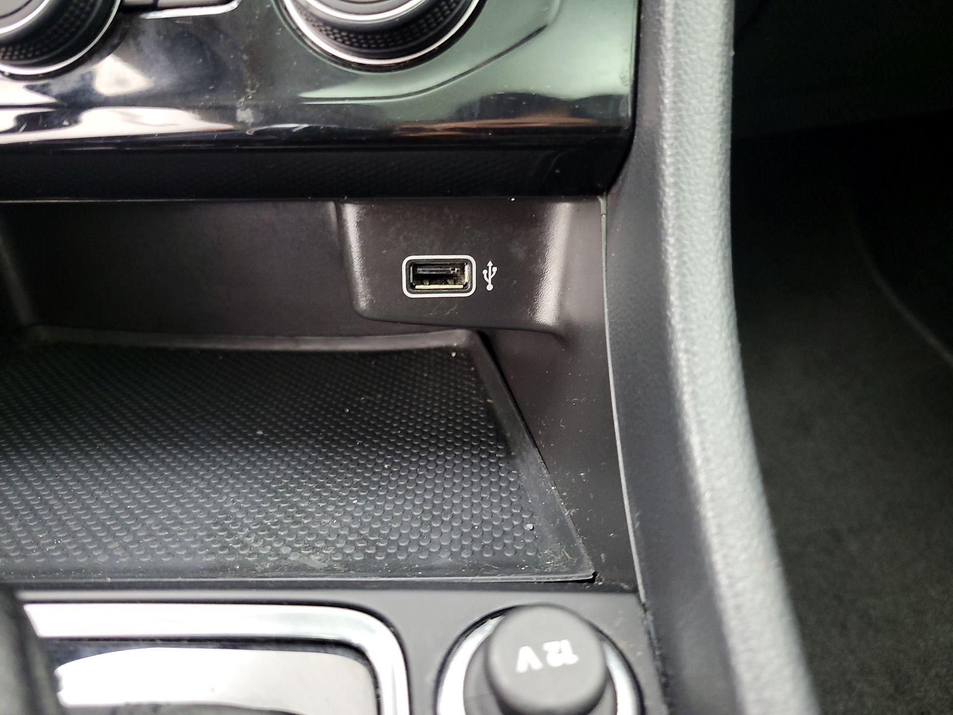 Thumbnail: 2019 Volkswagen Jetta - 18