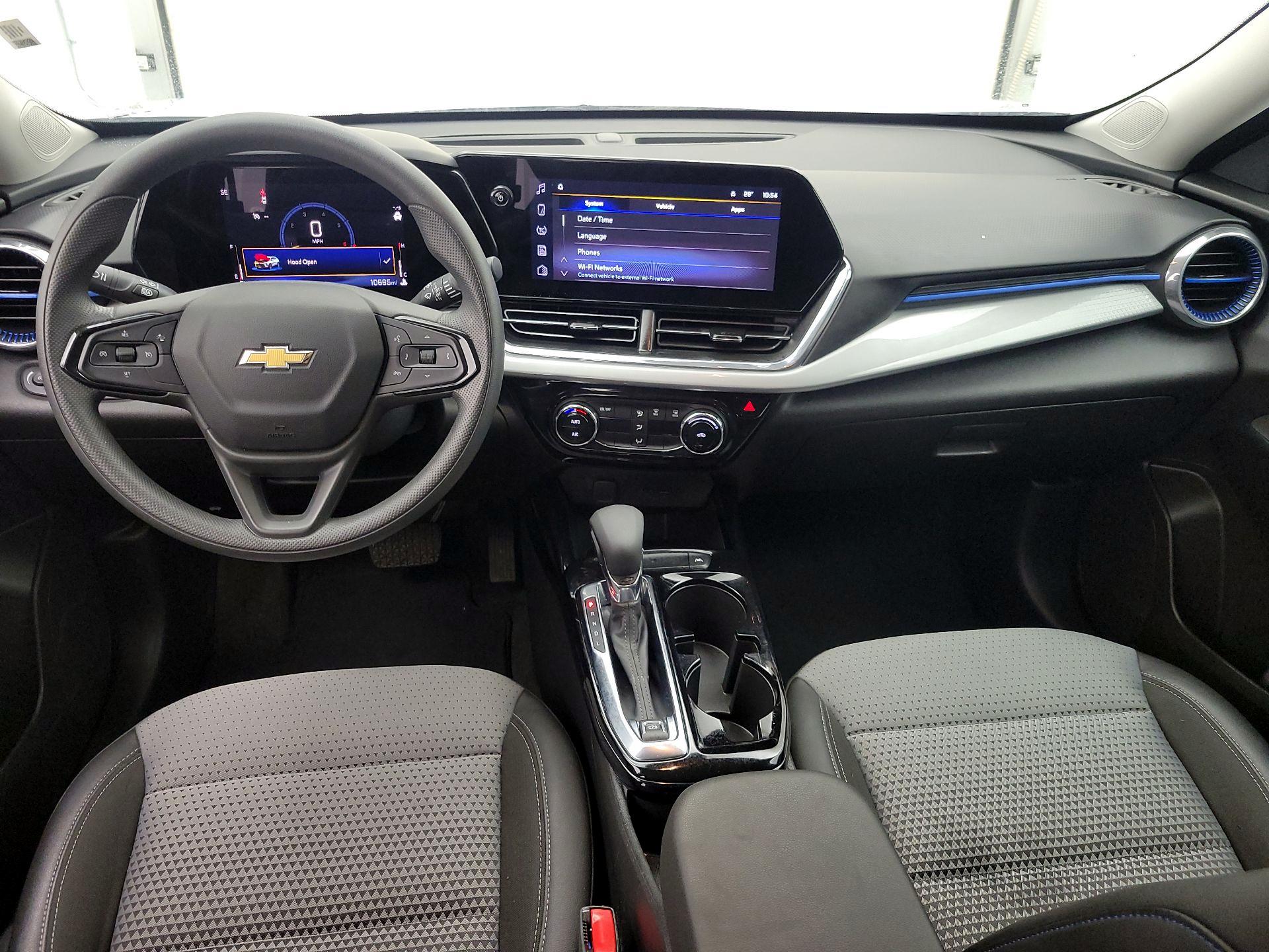 Thumbnail: 2025 Chevrolet Trax - 9