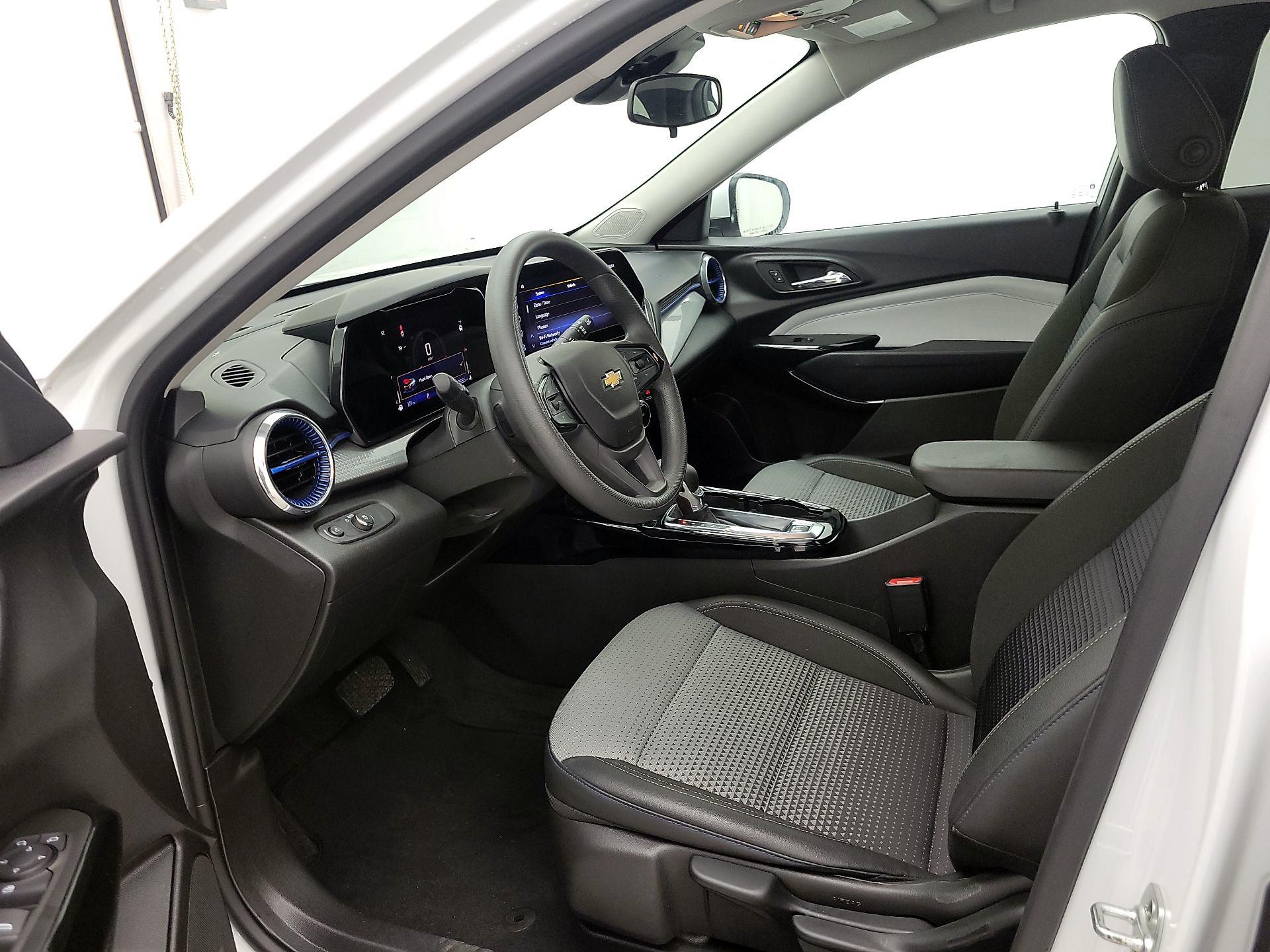 Thumbnail: 2025 Chevrolet Trax - 11