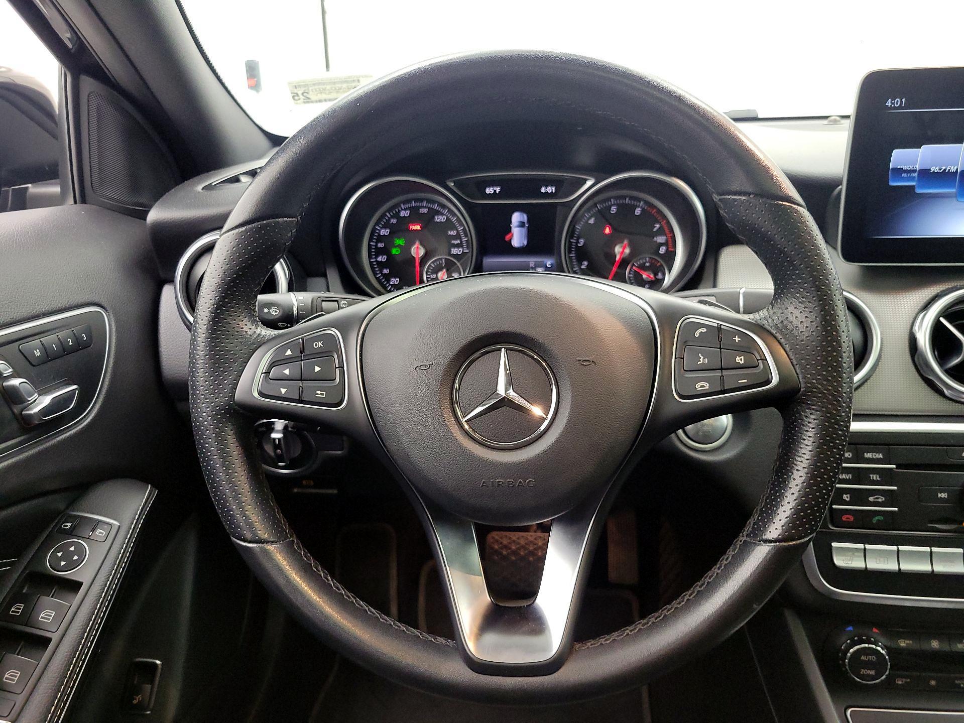 Thumbnail: 2020 Mercedes-Benz GLA - 10