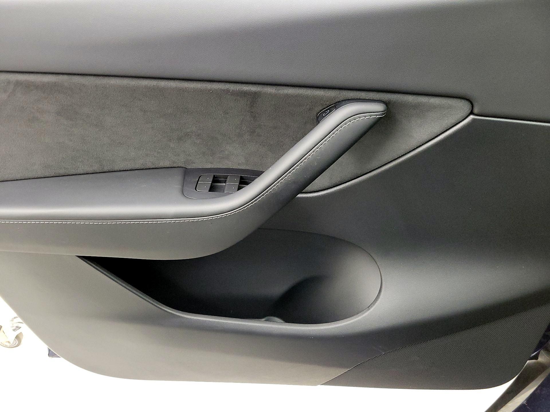 Thumbnail: 2022 Tesla Model Y - 12