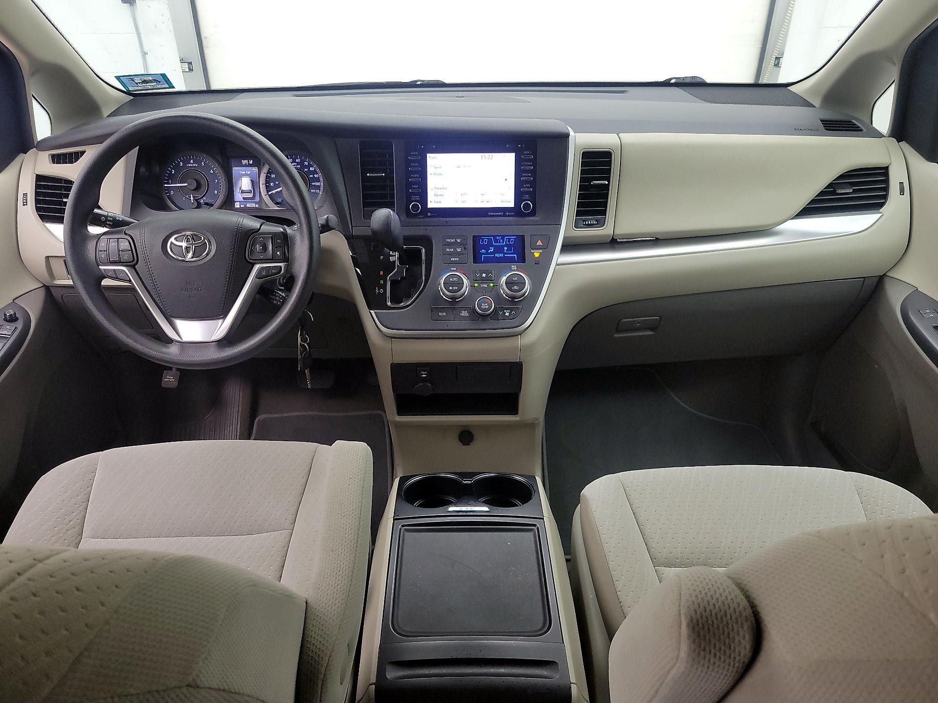 Thumbnail: 2020 Toyota Sienna - 9