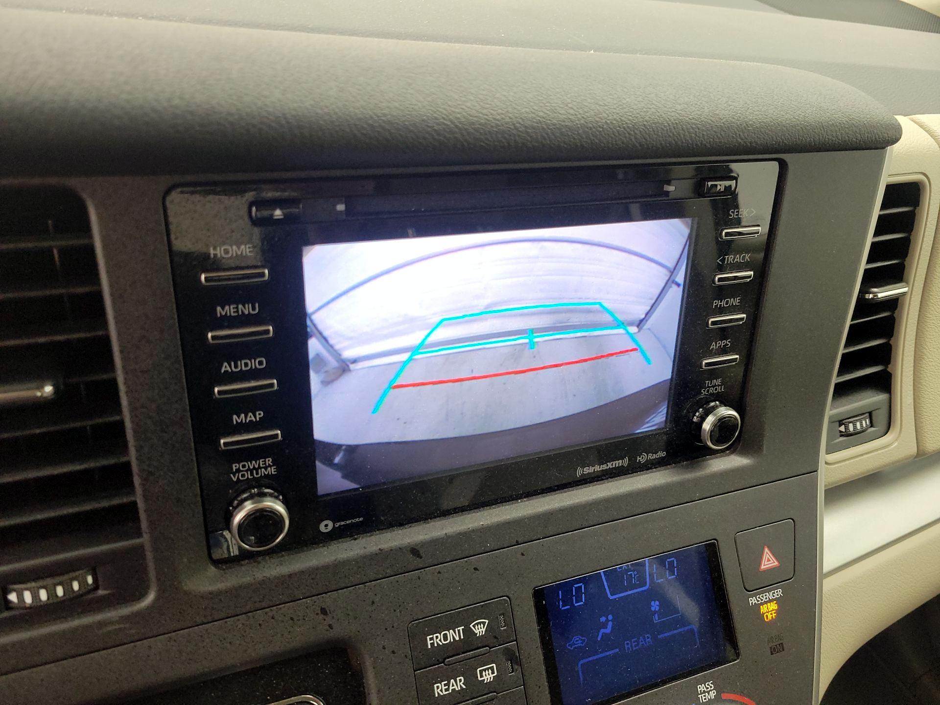 Thumbnail: 2020 Toyota Sienna - 14