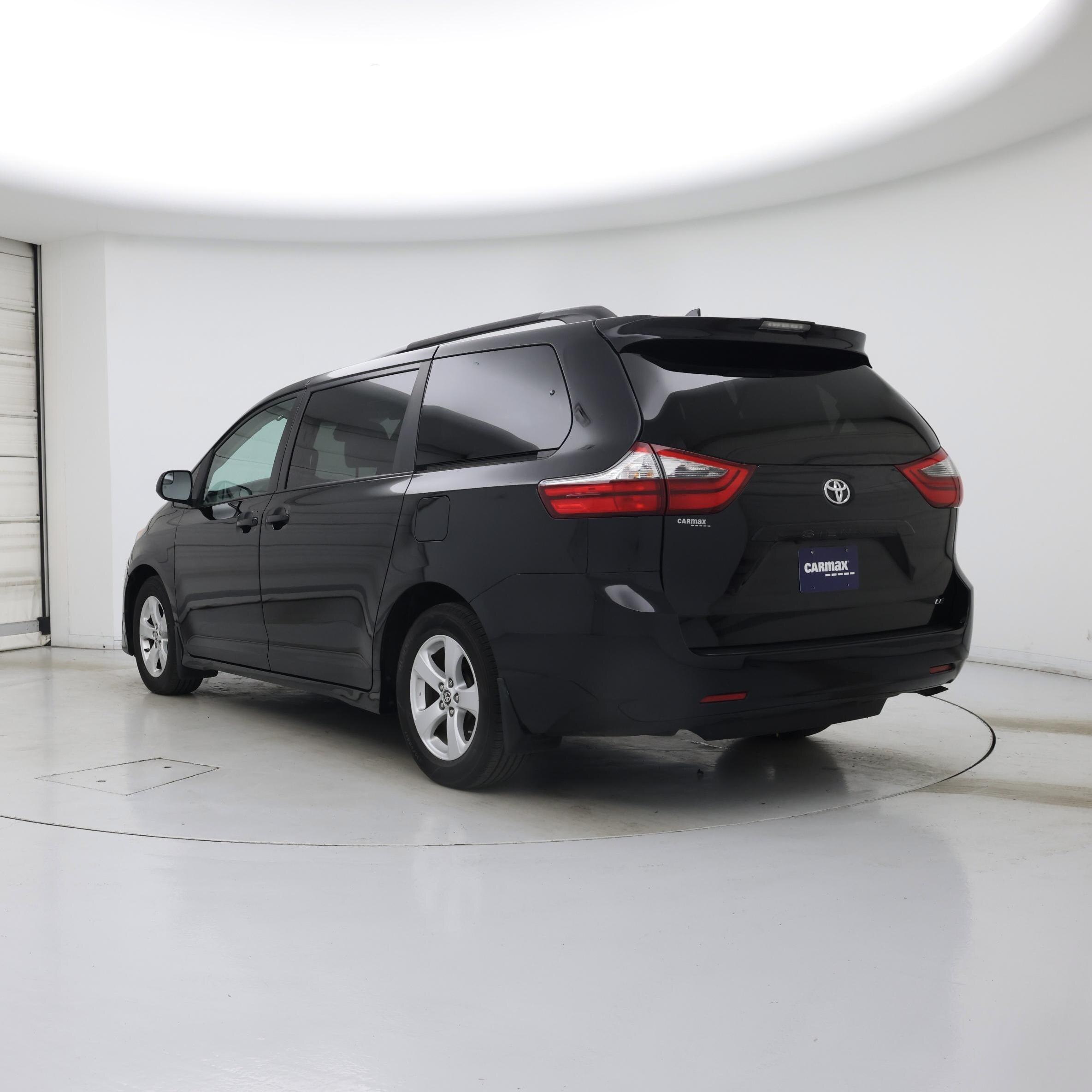 Thumbnail: 2020 Toyota Sienna - 2