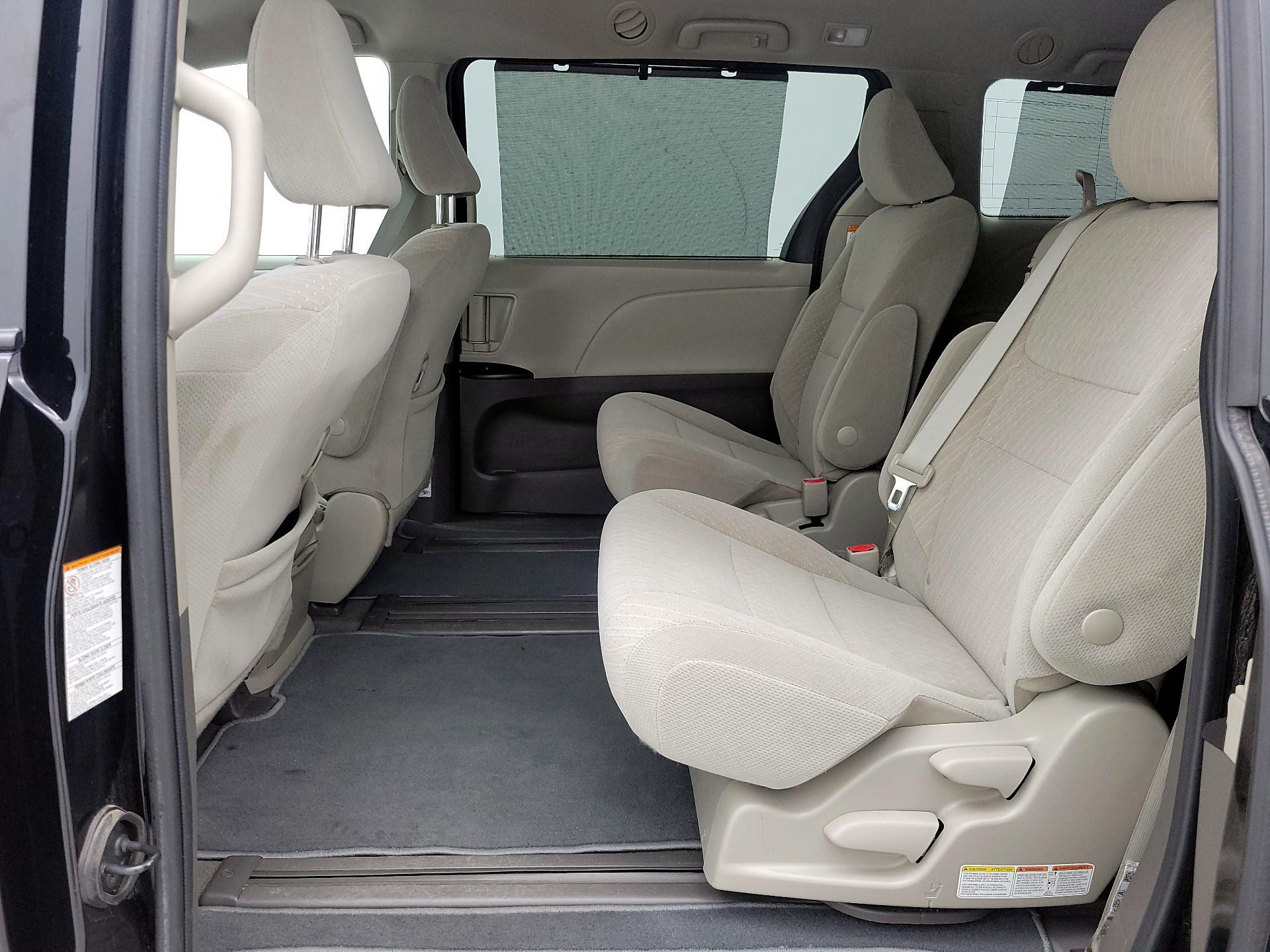 Thumbnail: 2020 Toyota Sienna - 19