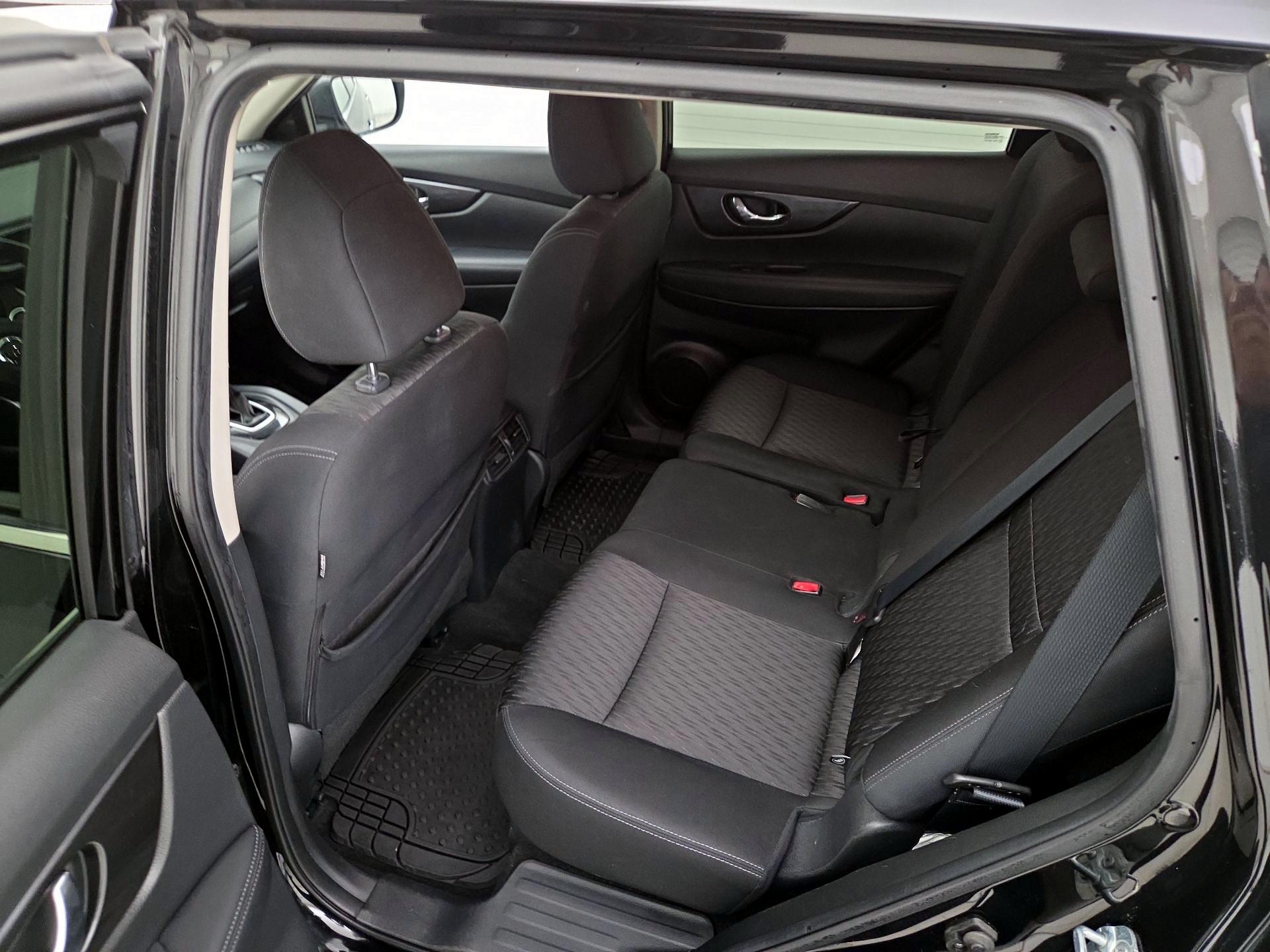 Thumbnail: 2018 Nissan Rogue - 19