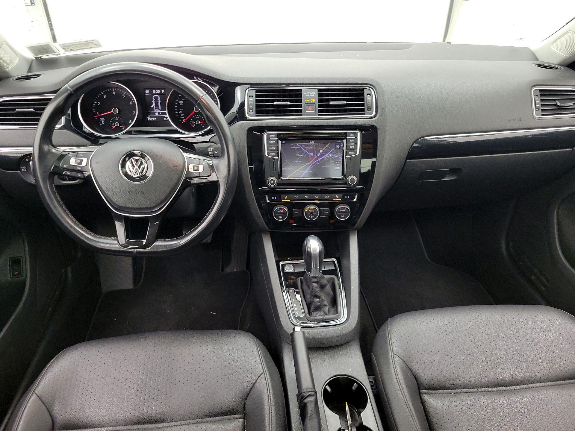 Thumbnail: 2017 Volkswagen Jetta - 9