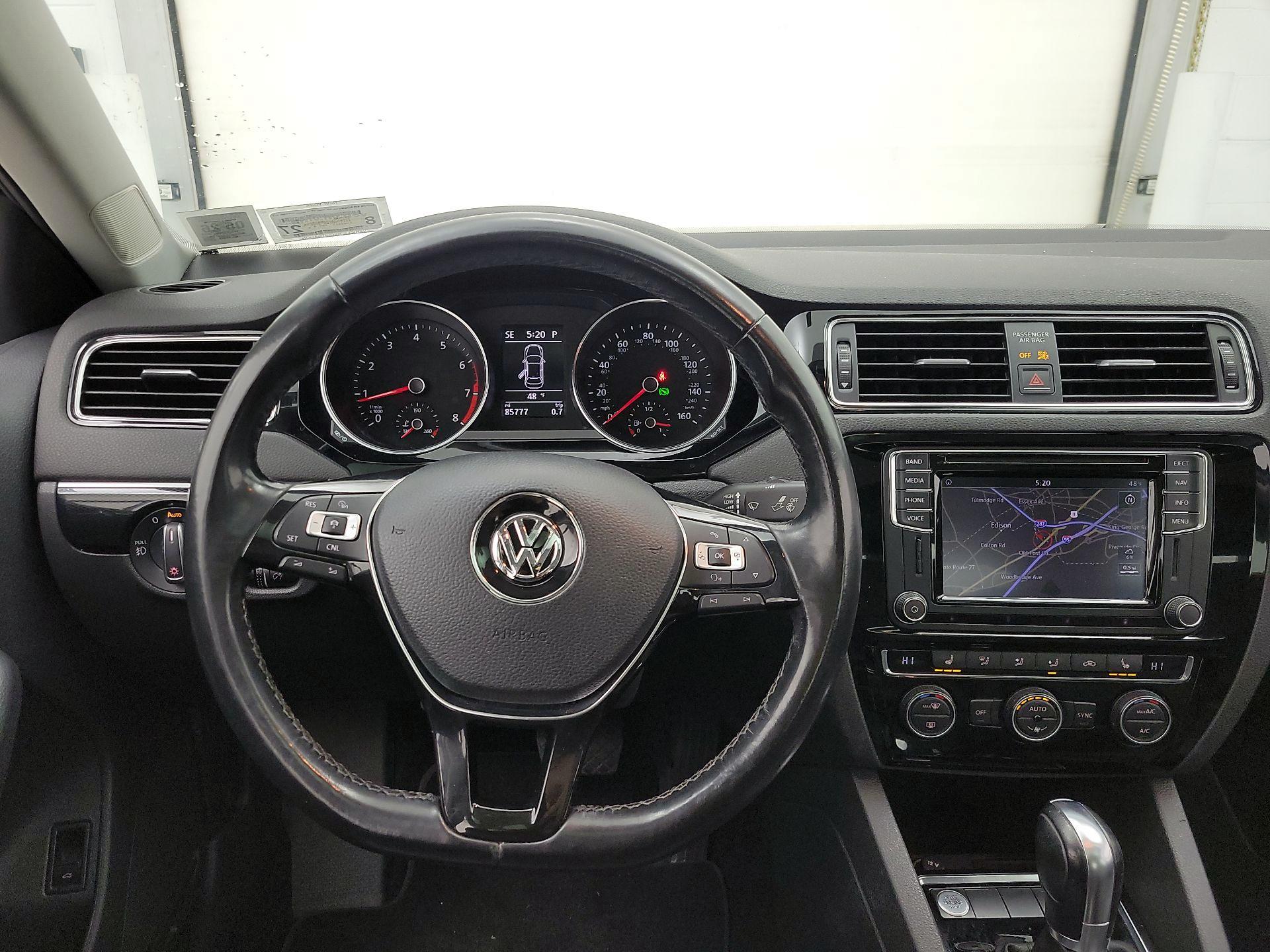 Thumbnail: 2017 Volkswagen Jetta - 10