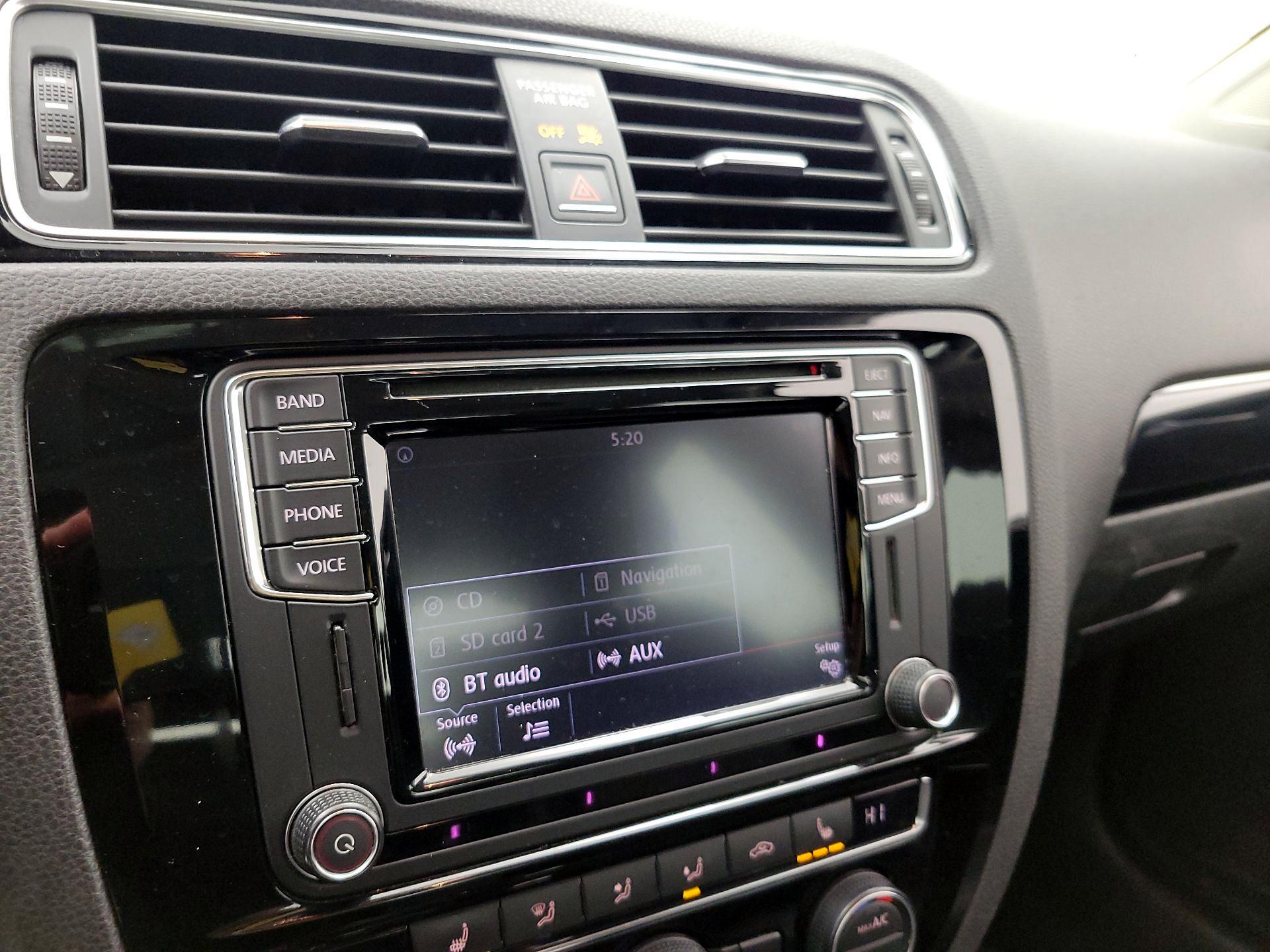 Thumbnail: 2017 Volkswagen Jetta - 16