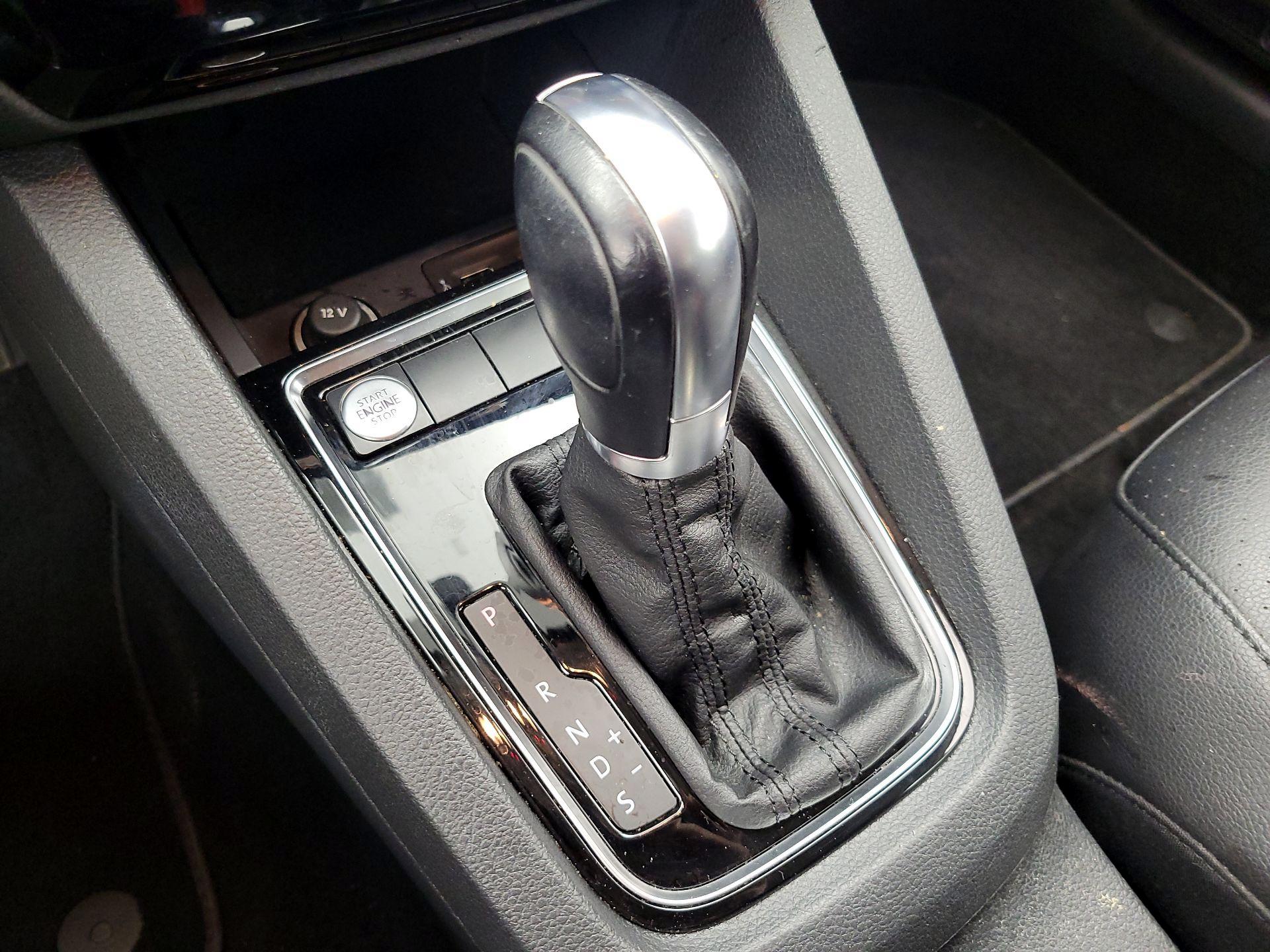 Thumbnail: 2017 Volkswagen Jetta - 18