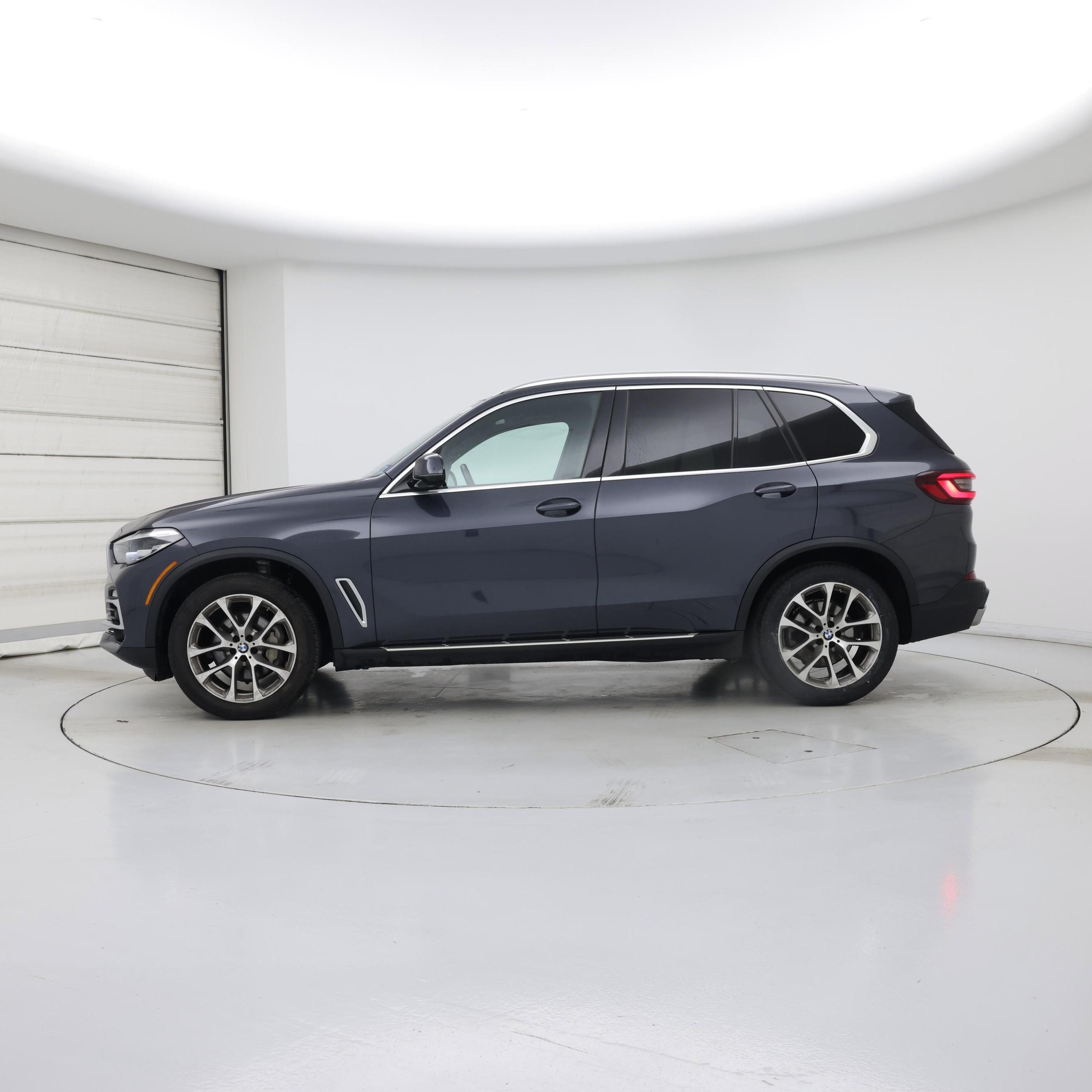 Thumbnail: 2021 BMW X5 - 3